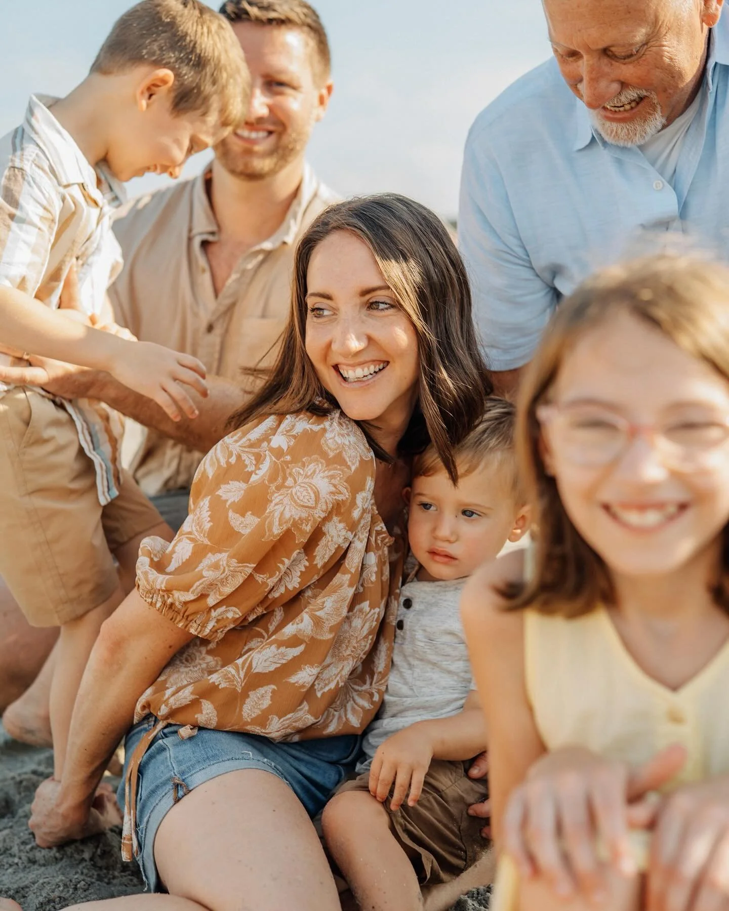 A few weeks ago I photographed a friend of now 6+ years and mentor. Leah asked if I&rsquo;d come join her extended family for a morning to document this special gathering - of course I accepted but had ALL the feelings about it. Leah has taught me so