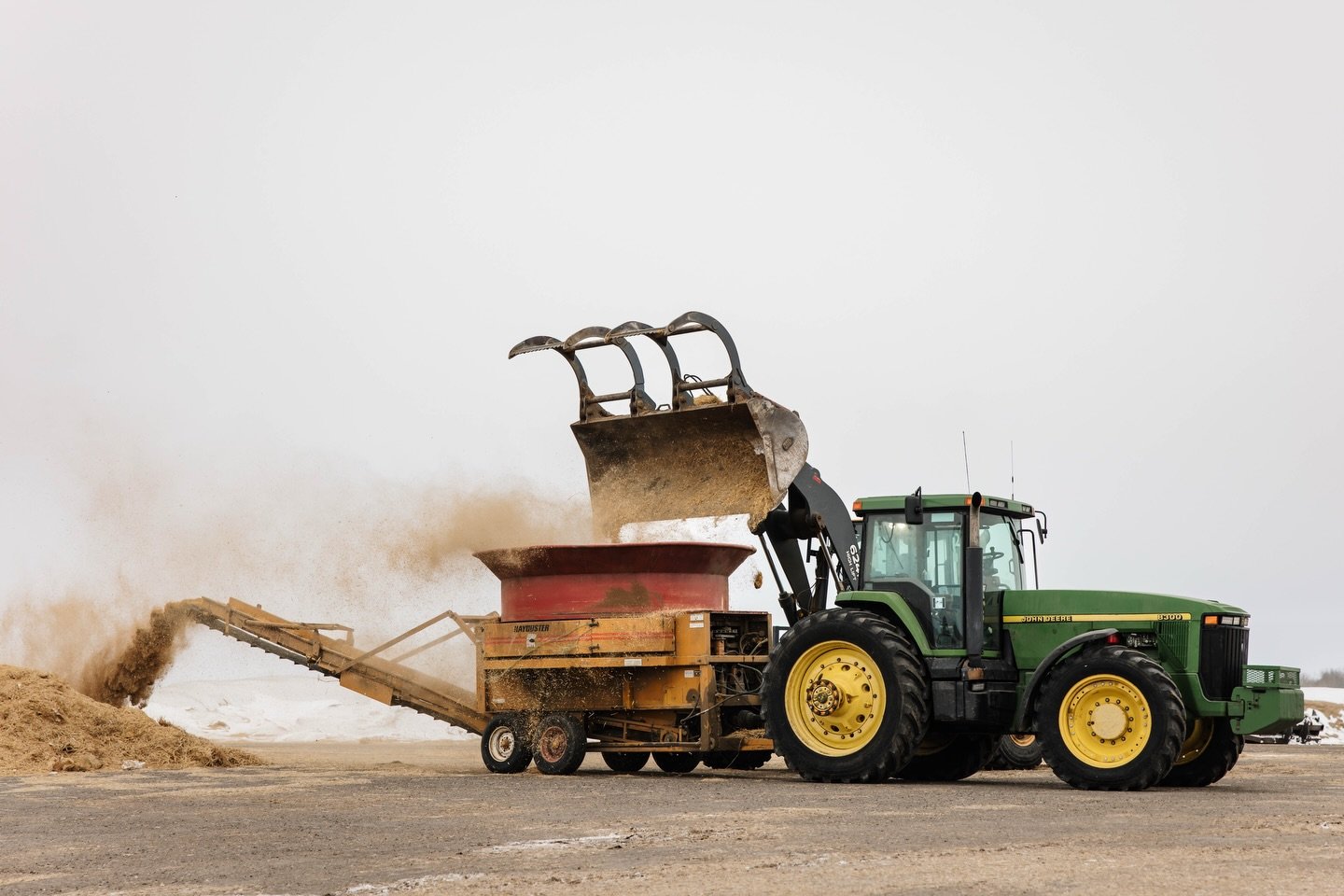 After years of putting in the work, it was time to invest in a new tub grinder to keep up with the demands of our operation.
Big thanks to Bakko Bros for their help and service in making it happen. It didn&rsquo;t take long before we had it out worki