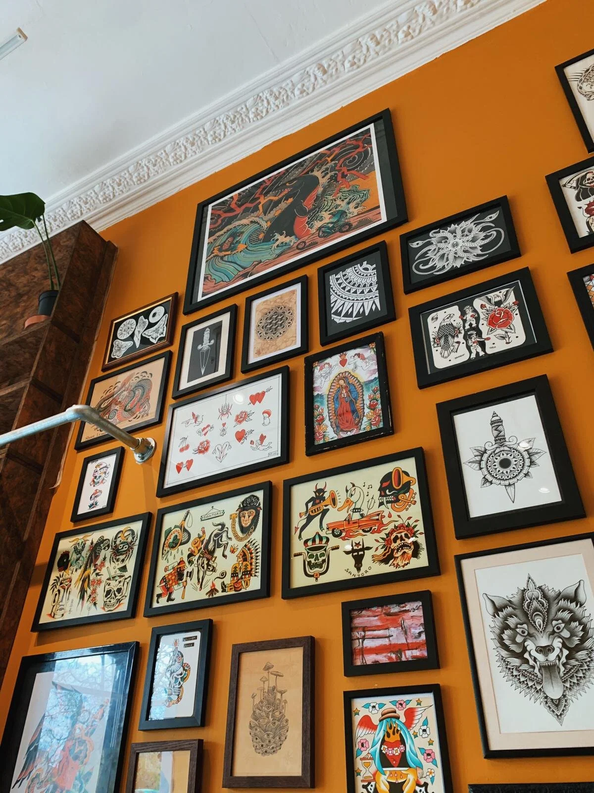 Parade Tattoo Parlour modern & ancient, electric & handpoke tattoos