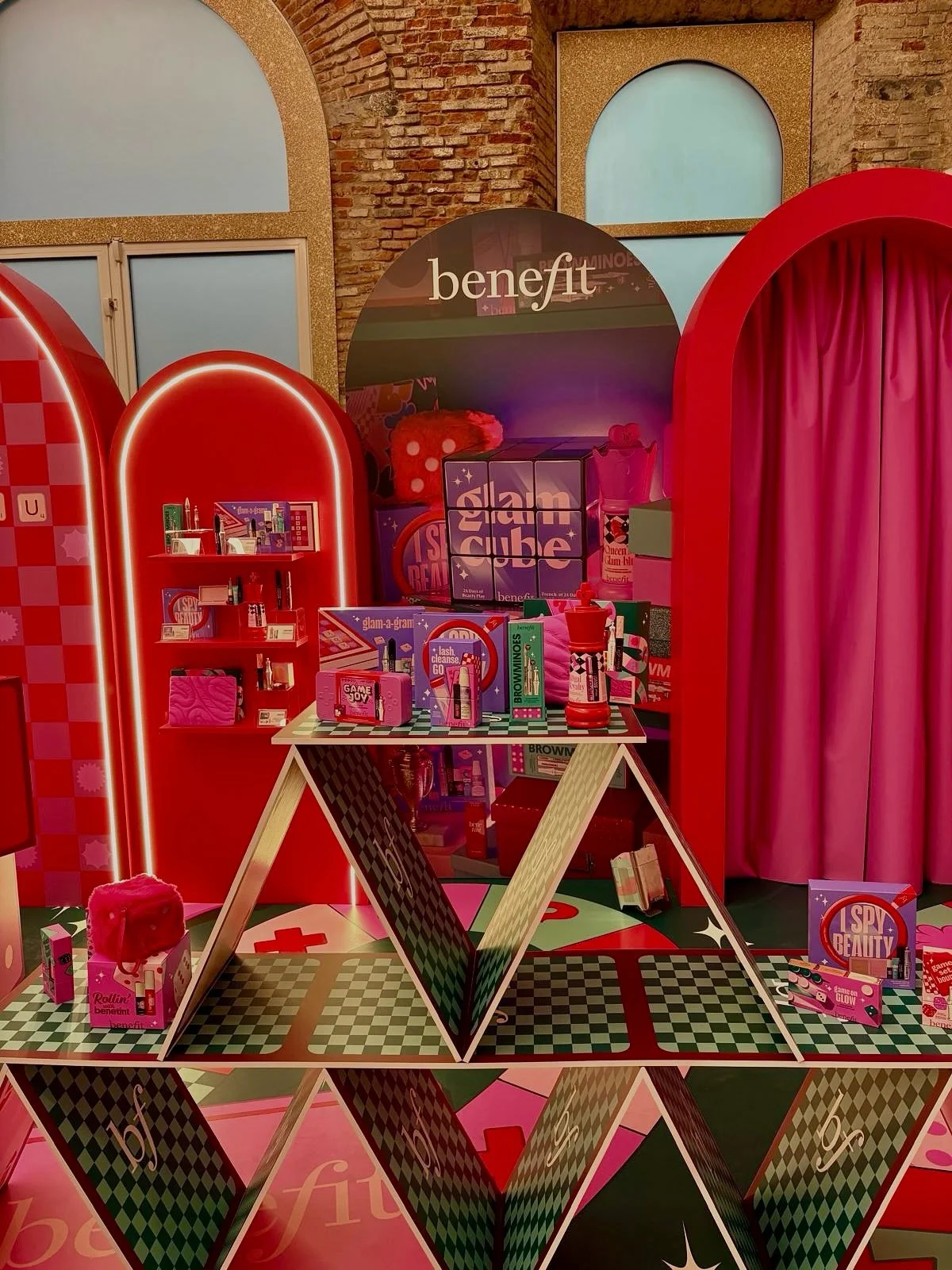 Sephora House Natalizia con @beatricecossuu @jingherly & @lavickybeauty 🖤🖤 @sephoraitalia