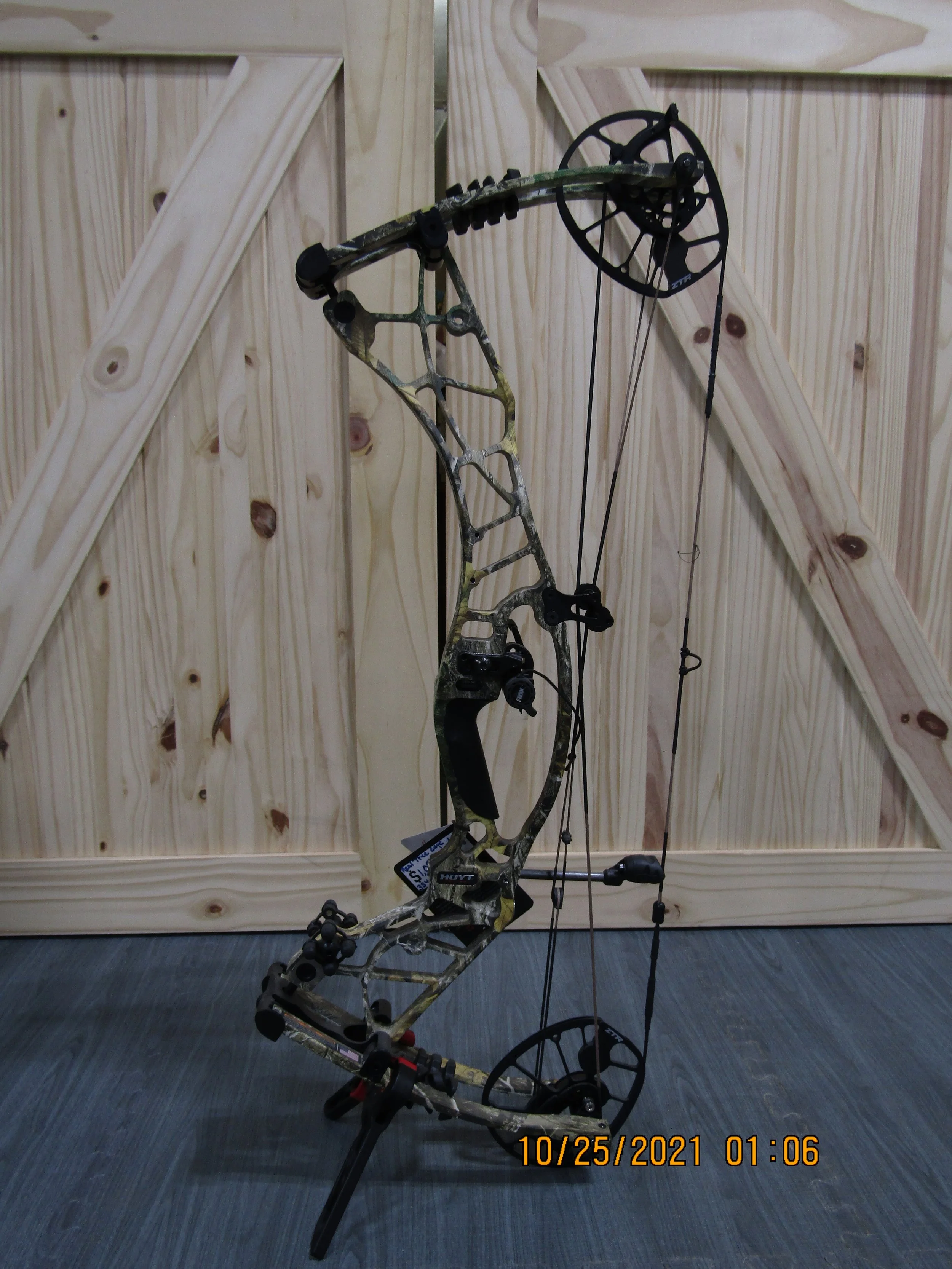 NEW) Hoyt AXIUS LEFT HANDED(REALTREE EDGE) — Summit Archery