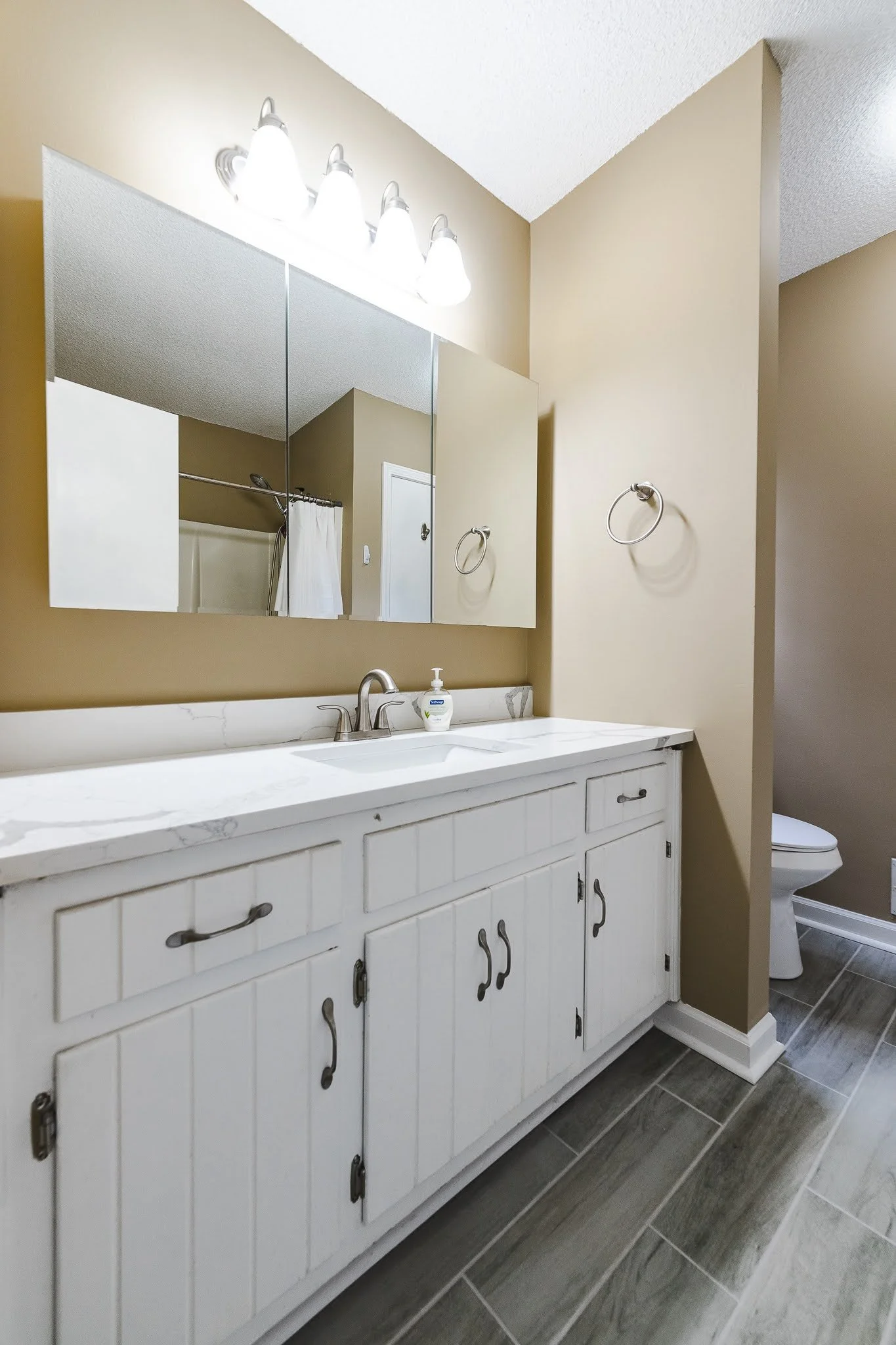 1013 Darvin Ln-24.jpg