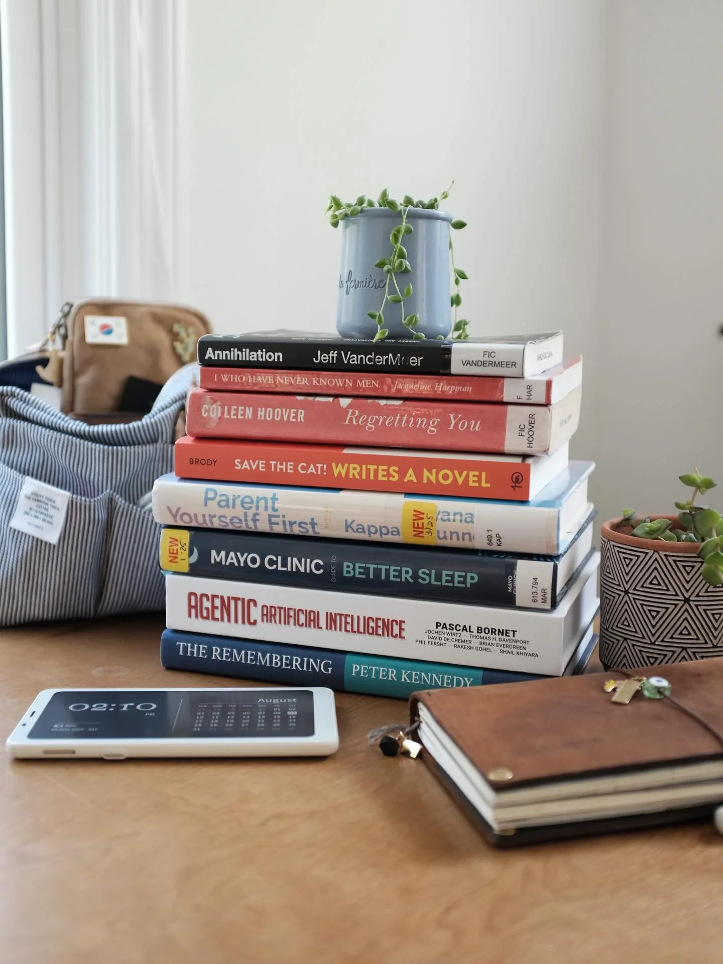 Happy weekend! Here&rsquo;s my growing and ticking TBR analog stack ⏳ No wonder I don&rsquo;t end up reading books I own&hellip; the no-renew library books take priority. (And not shown: 2 in-progress books on my e-reader 🫠)

#analoglife #readersofi