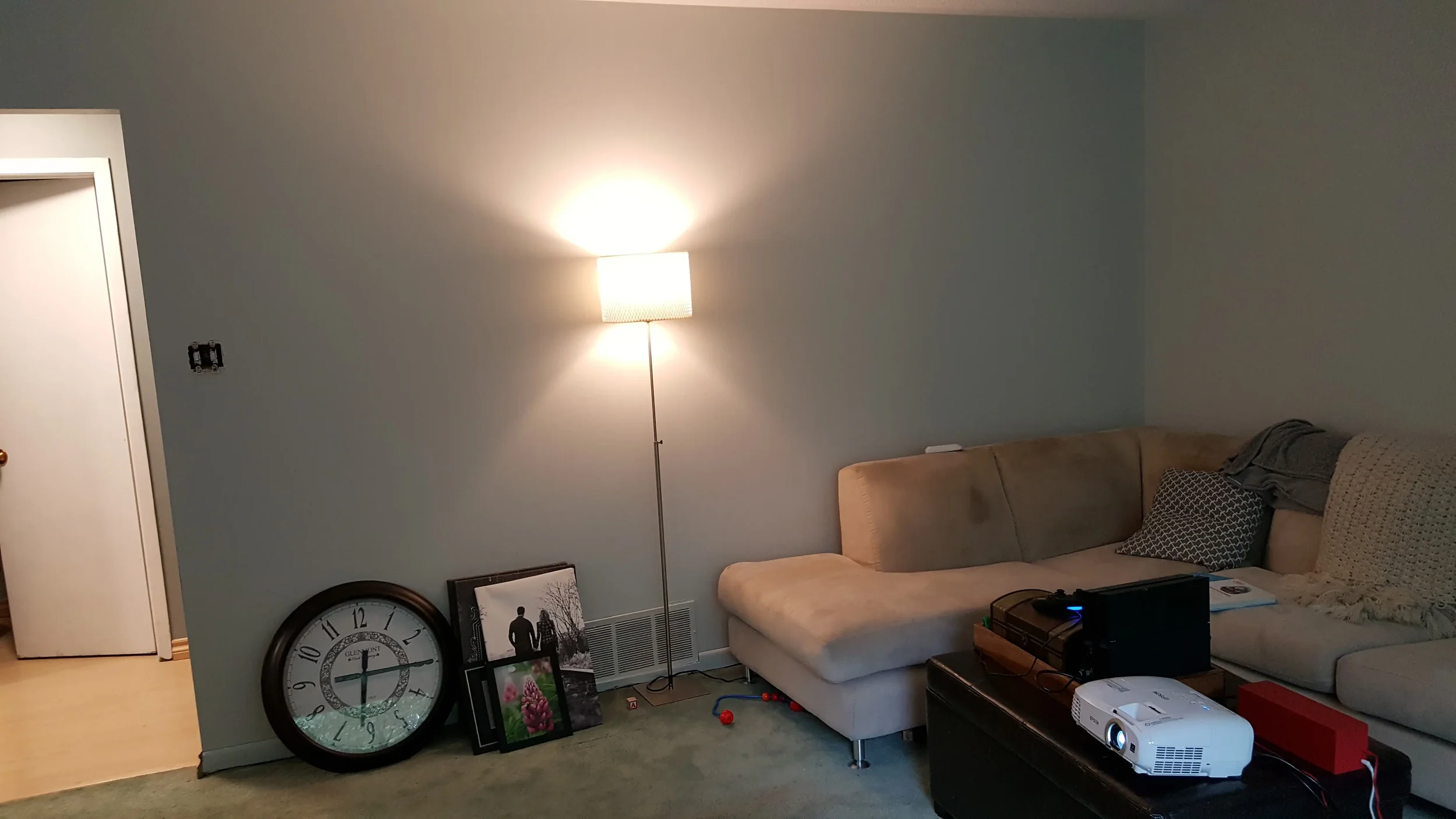 Property Brothers - BEFORE - Family Room