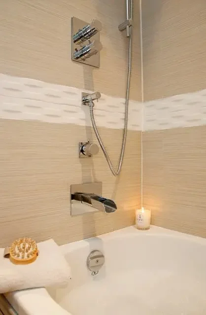 Custom Bathroom - Luxury interior designer and interior decorator