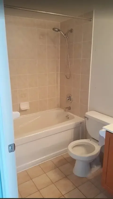 BEFORE - Condo bathroom