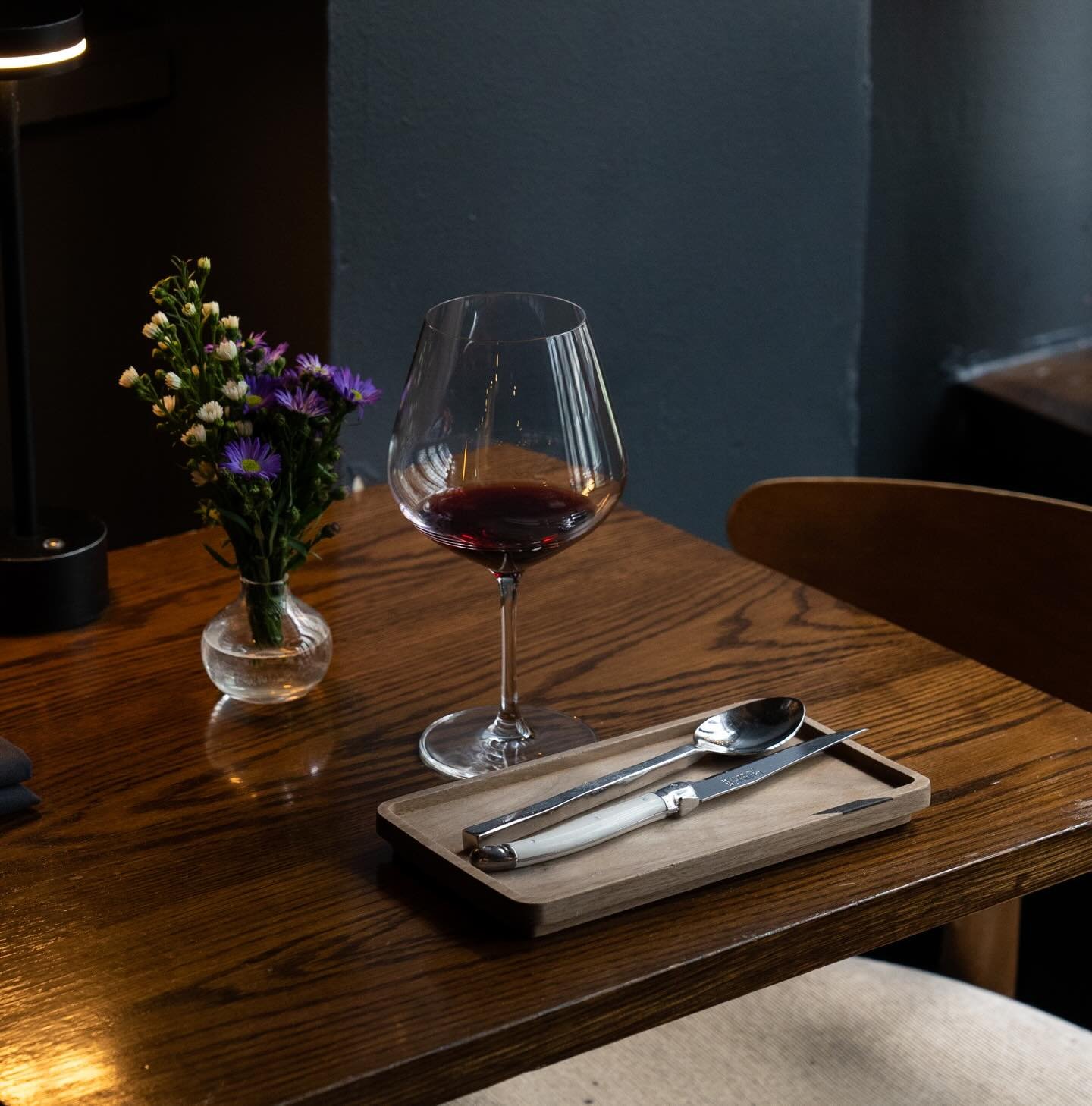 A glass that moves through the menu.

Finca Torremilanos Crianza from Ribera del Duero. A biodynamic estate rooted in over a century of winemaking, shaped by limestone soils and restraint.

Structured and quietly layered, it carries from lamb tartare