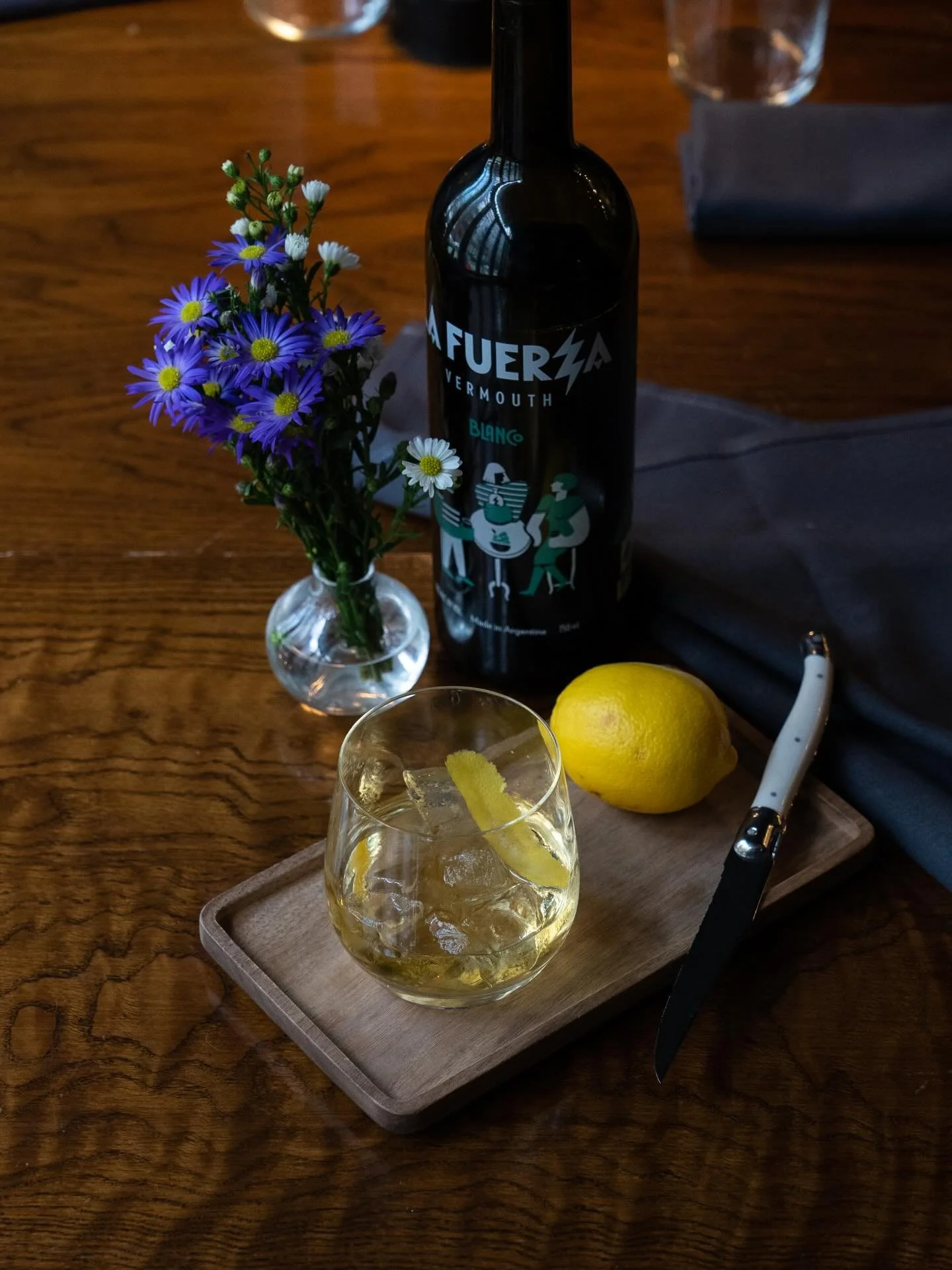 La Fuerza Blanco.

Aromatic Torront&eacute;s layered with herbs from the Andes foothills. Mint, thyme, and wild botanicals that carry the landscape into the glass, opening into notes of sage, chamomile, anise, and rosemary.

A quiet complexity that u