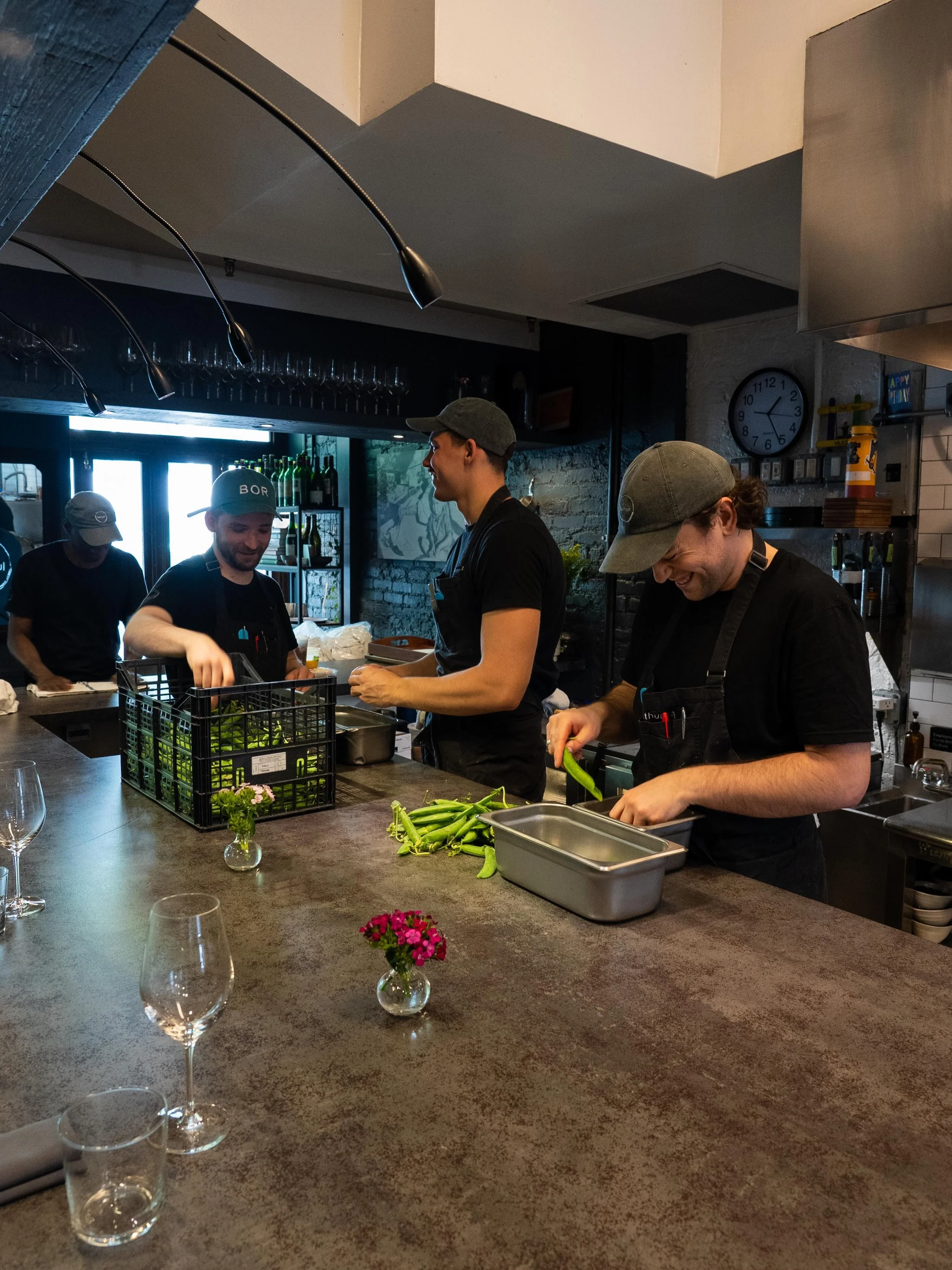 The rhythm of Luthun starts long before the first course reaches the table. Ingredients prepared, stations set, and a team moving with quiet precision through the kitchen.

Behind each menu is a group of chefs shaping every detail together, course by