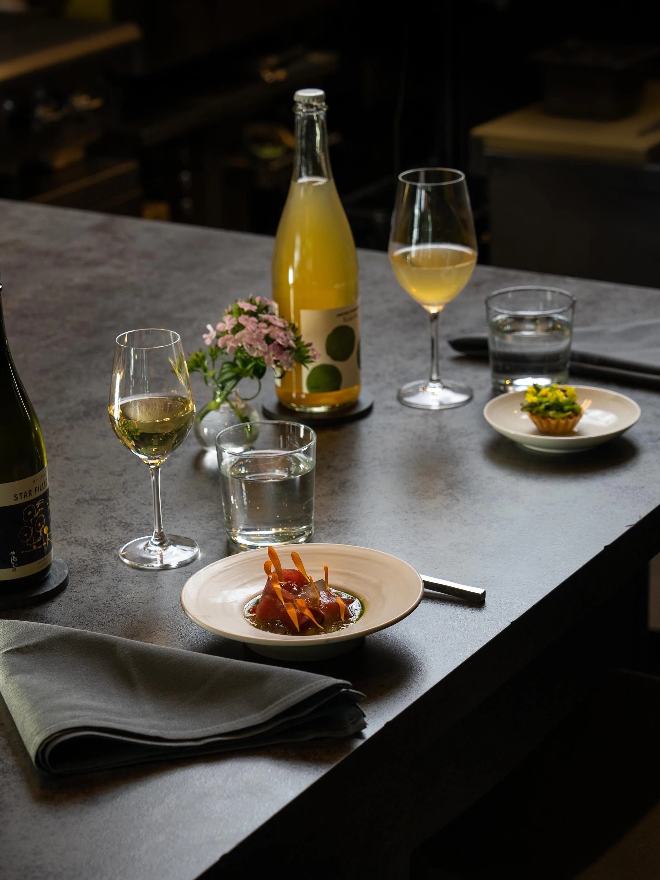 At Luthun, every element of service is intended to move in rhythm with the experience itself.

An atmosphere designed to slow the pace of the evening, a quiet pour at the table, and restrained details throughout.

This is #Luthun

#finedining
#eastvi