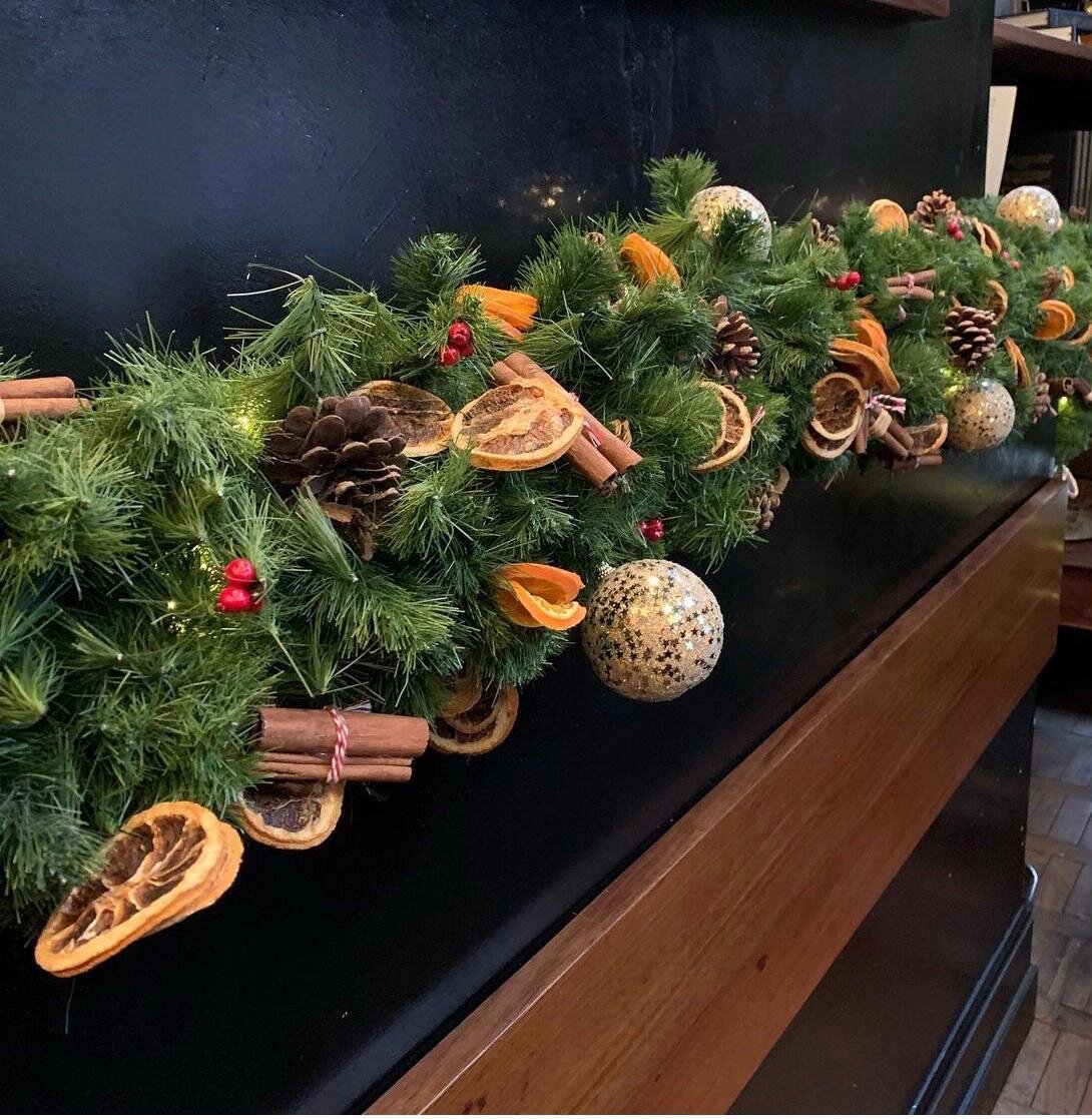 Poppy_Floral_Design_Festive_Decor_5.jpeg