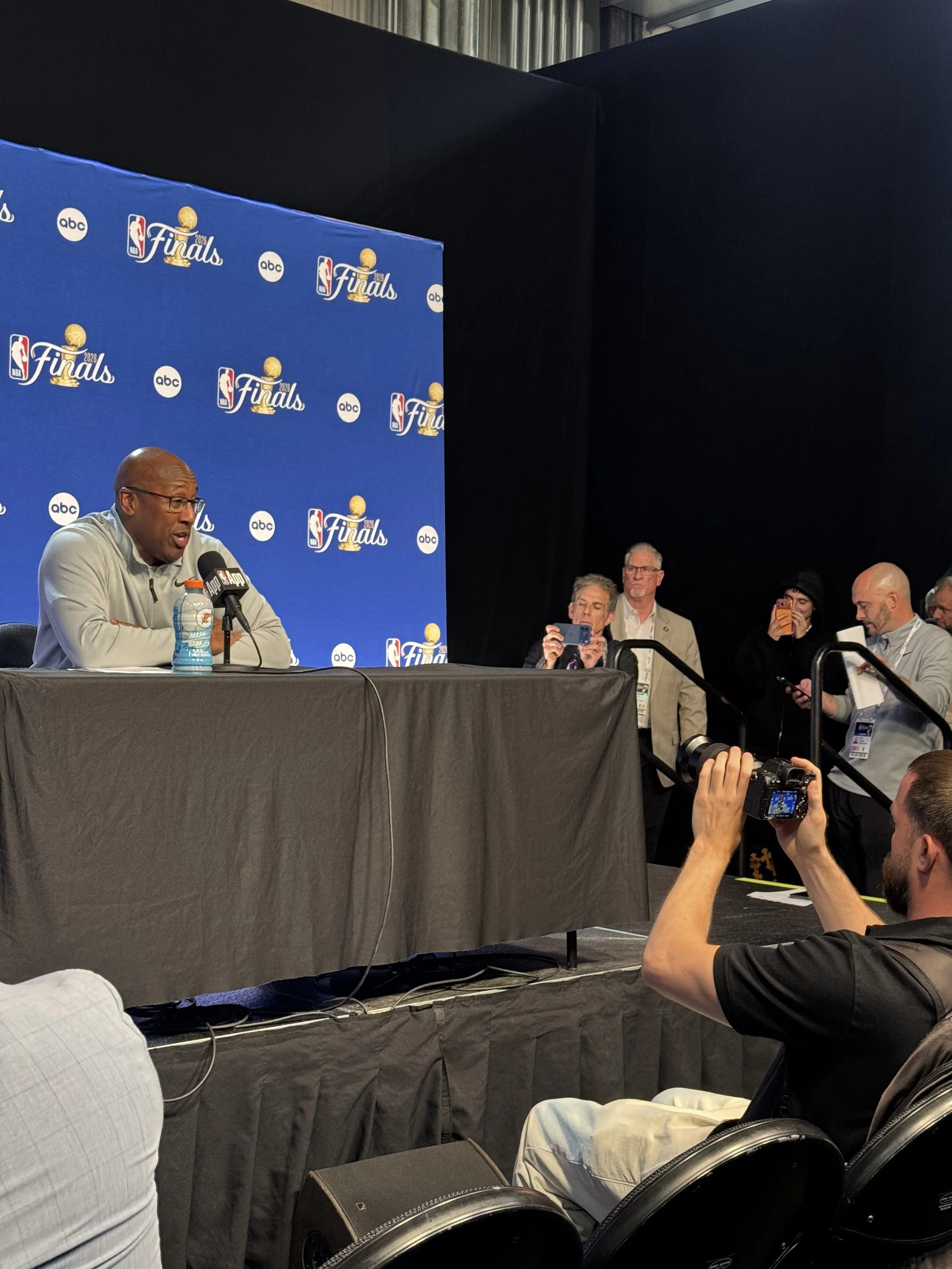 【NBA總決賽G2現場】Ben Stiller豪言Knicks in four！Timothée Chalamet較審慎：兩大星迷賽後變記者