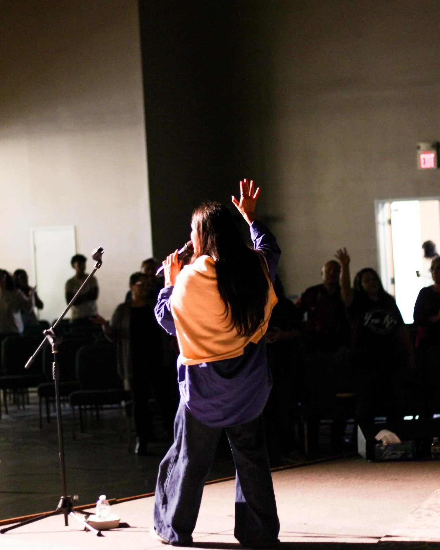 SUNDAY🌟

Tomorrow morning, join us for candle🕯️light worship and a reading of the TRUE Christmas story!

Reading the Christmas story with our kids is a tradition at Westside the Sunday before Christmas! We take time to remind ourselves and our chil