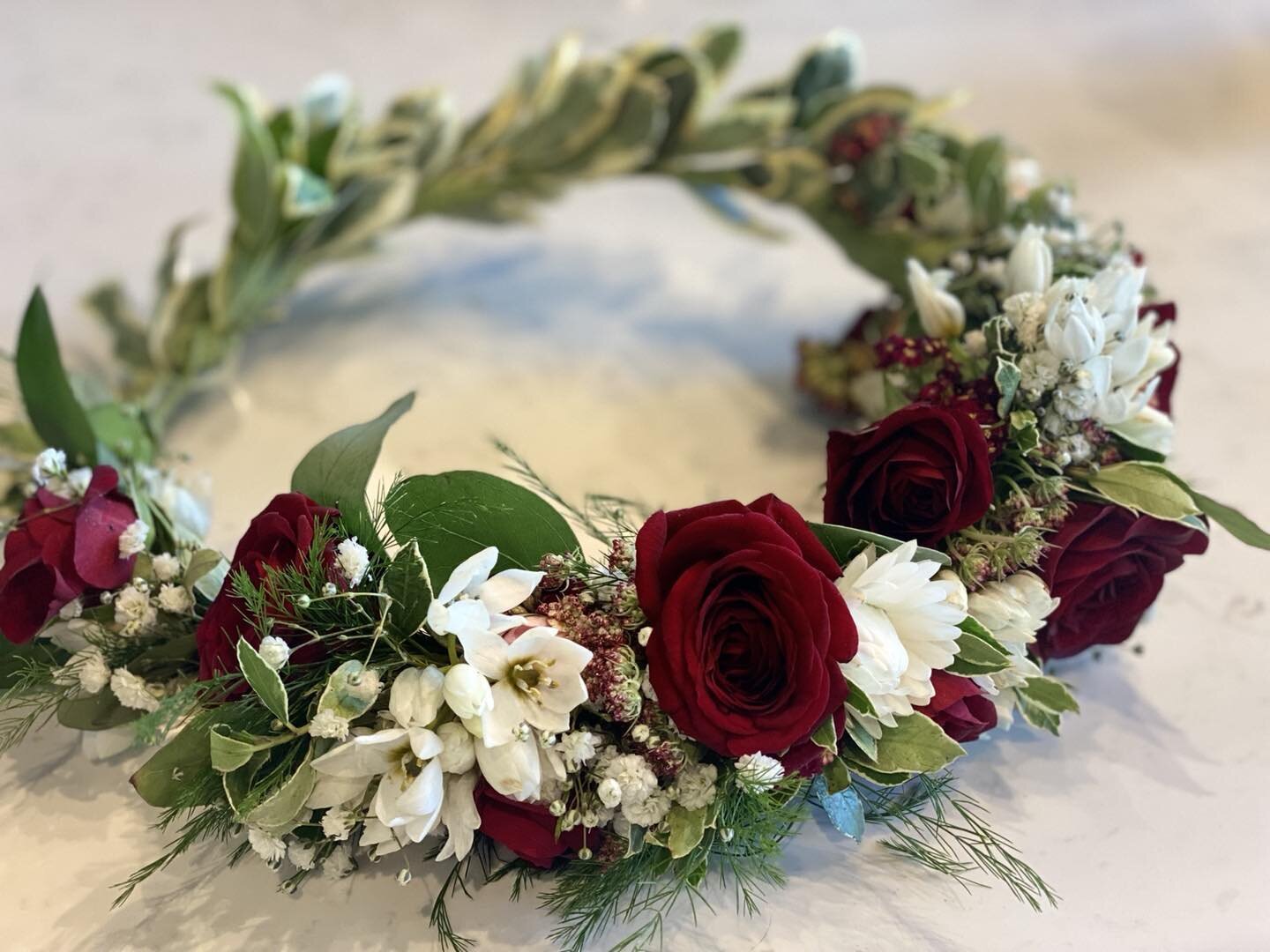 Not all crowns need jewels 💎  custom made floral crowns for your special occasions #headwreath#florist