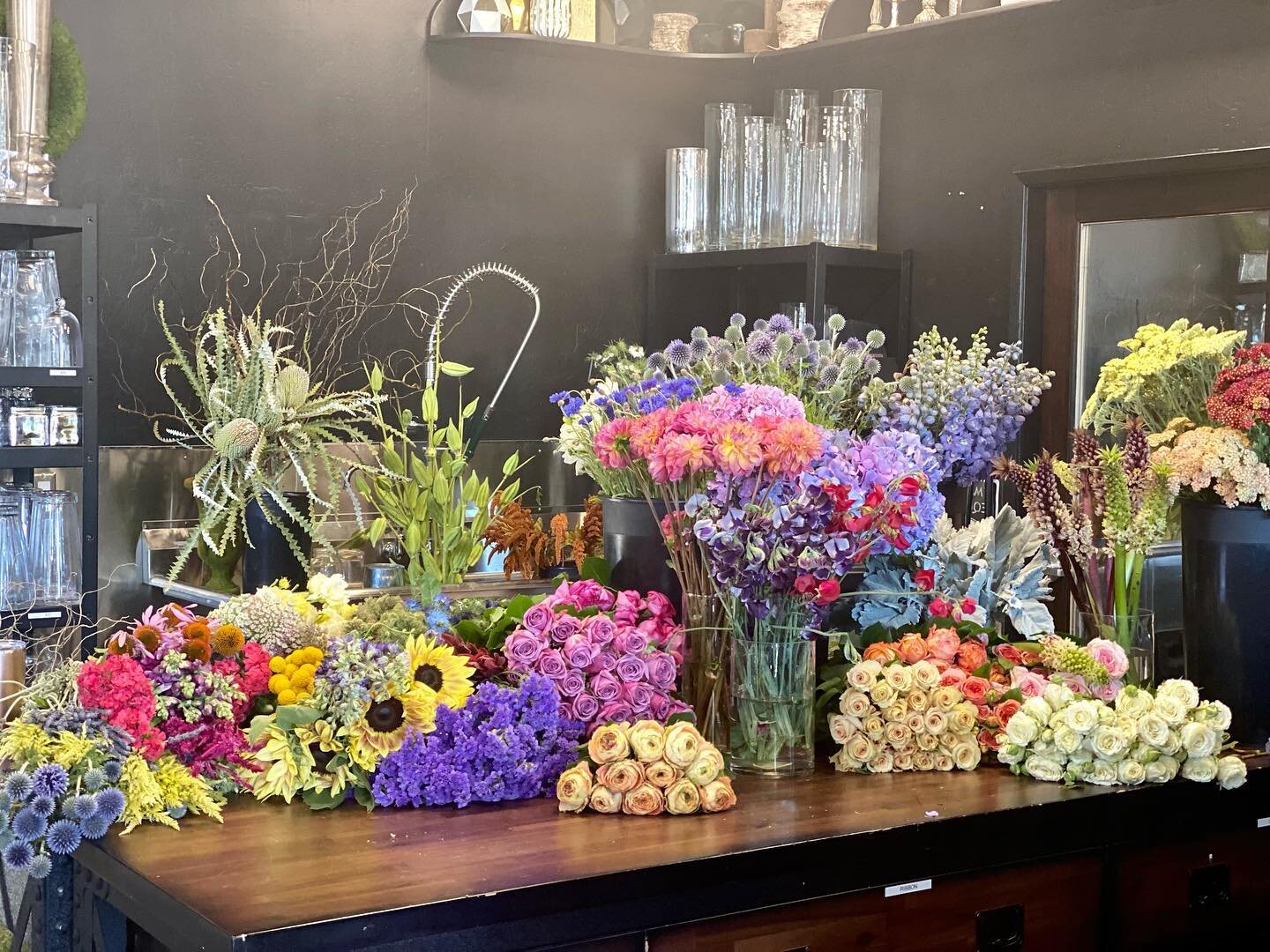 Celebrate the middle of the week by checking out our latest flower selection! All of our flowers are locally grown and perfect for any occasion ✨💐 #flowerbar