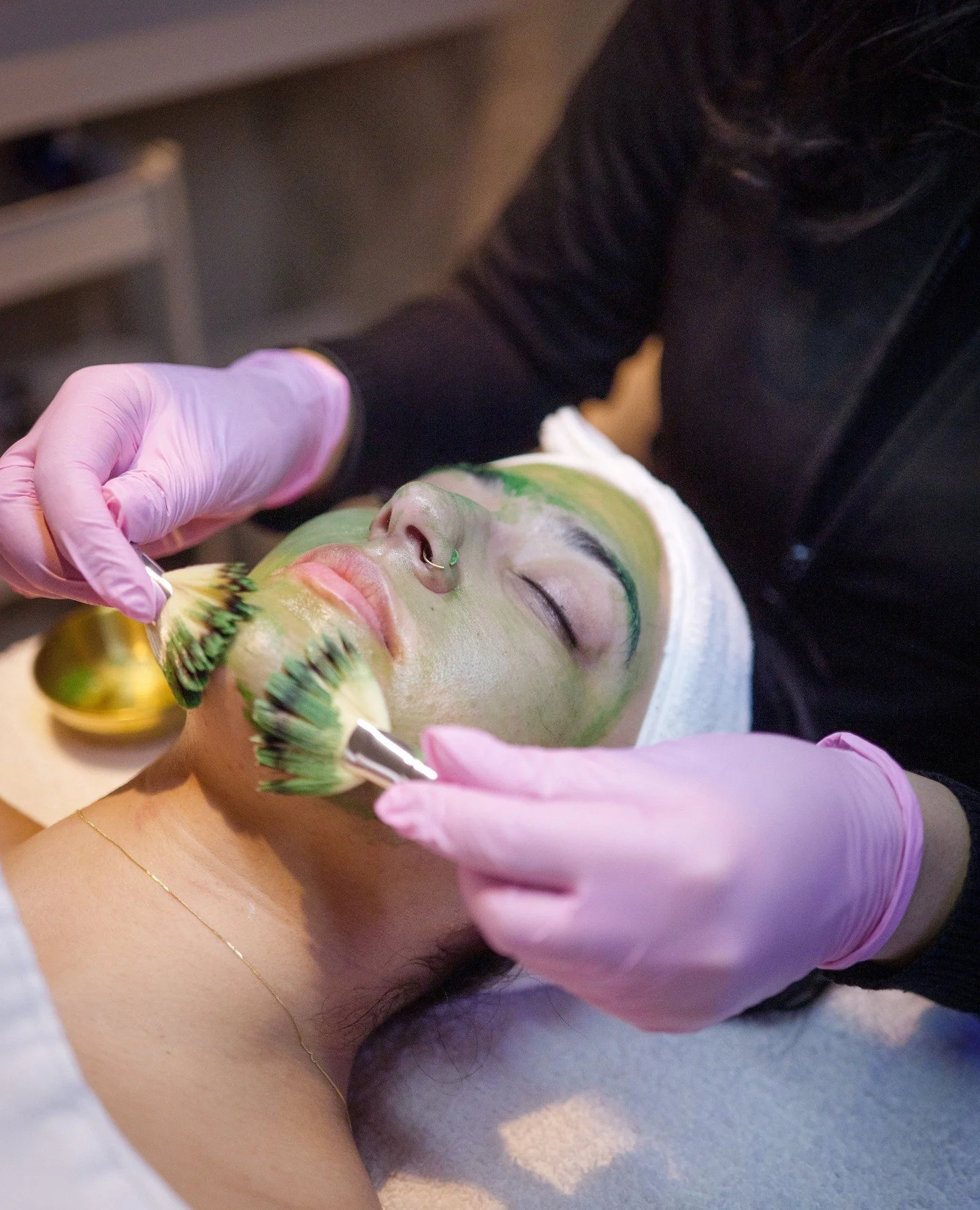 After the busy holiday season, your skin deserves a reset. ✨⁠
⁠
Late nights, stress, makeup, and winter weather can leave skin feeling dull, congested, or out of balance  and the right facial makes all the difference.⁠
⁠
Looking to brighten and refre