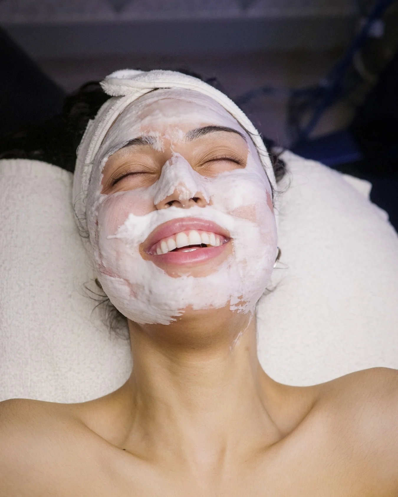 Hot girl summer starts in spring ✨

Glow starts now, not later 🤍 spring skincare = summer skin goals

#yvrbusiness #vancouverbc #medspa #glowingskin #skincareDeltaSurrey