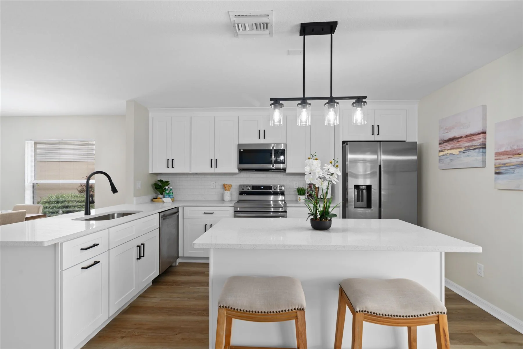 Beat the Heat: Staging Tips to Keep Florida Homes Cool &amp; Buyer-Ready