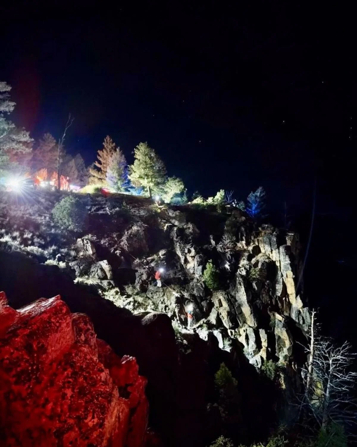 On the night of Friday, September 18, Grand County Search and Rescue (GCSAR) was paged at 11:29 PM to assist with a UTV accident in the Hot Sulphur Springs area.
The rider lost control of their UTV and fell approximately 250 feet down a steep embankm