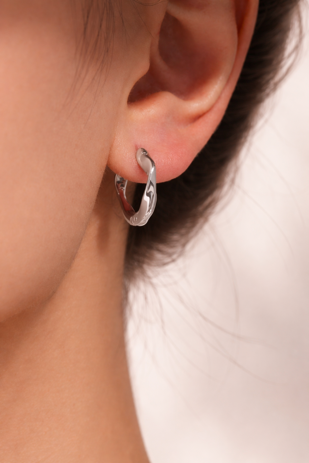 Textured Twist Huggies