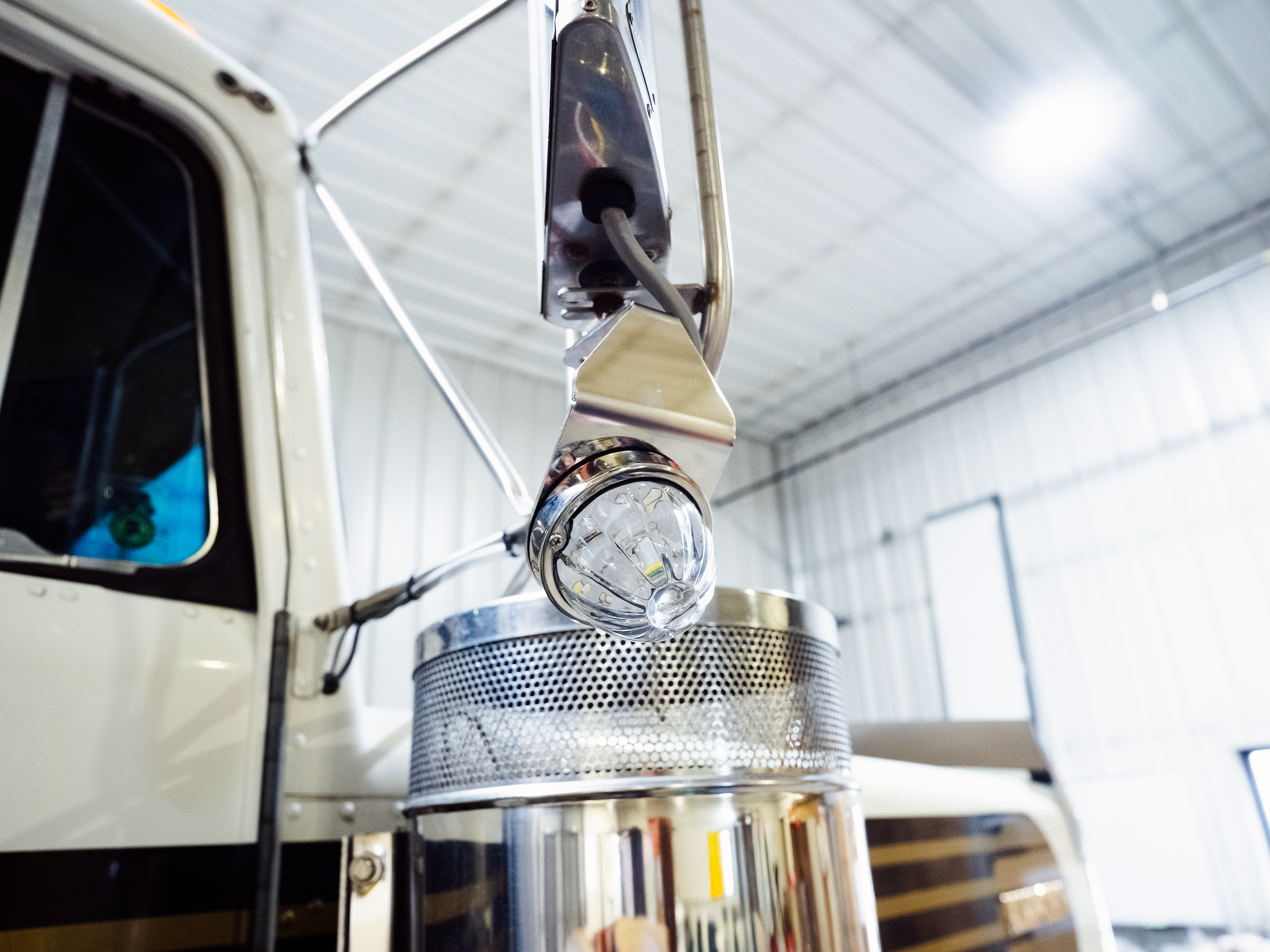 Stainless Steel Mirror Turn Signal 45 Degree Watermelon Light Bracket (601080)