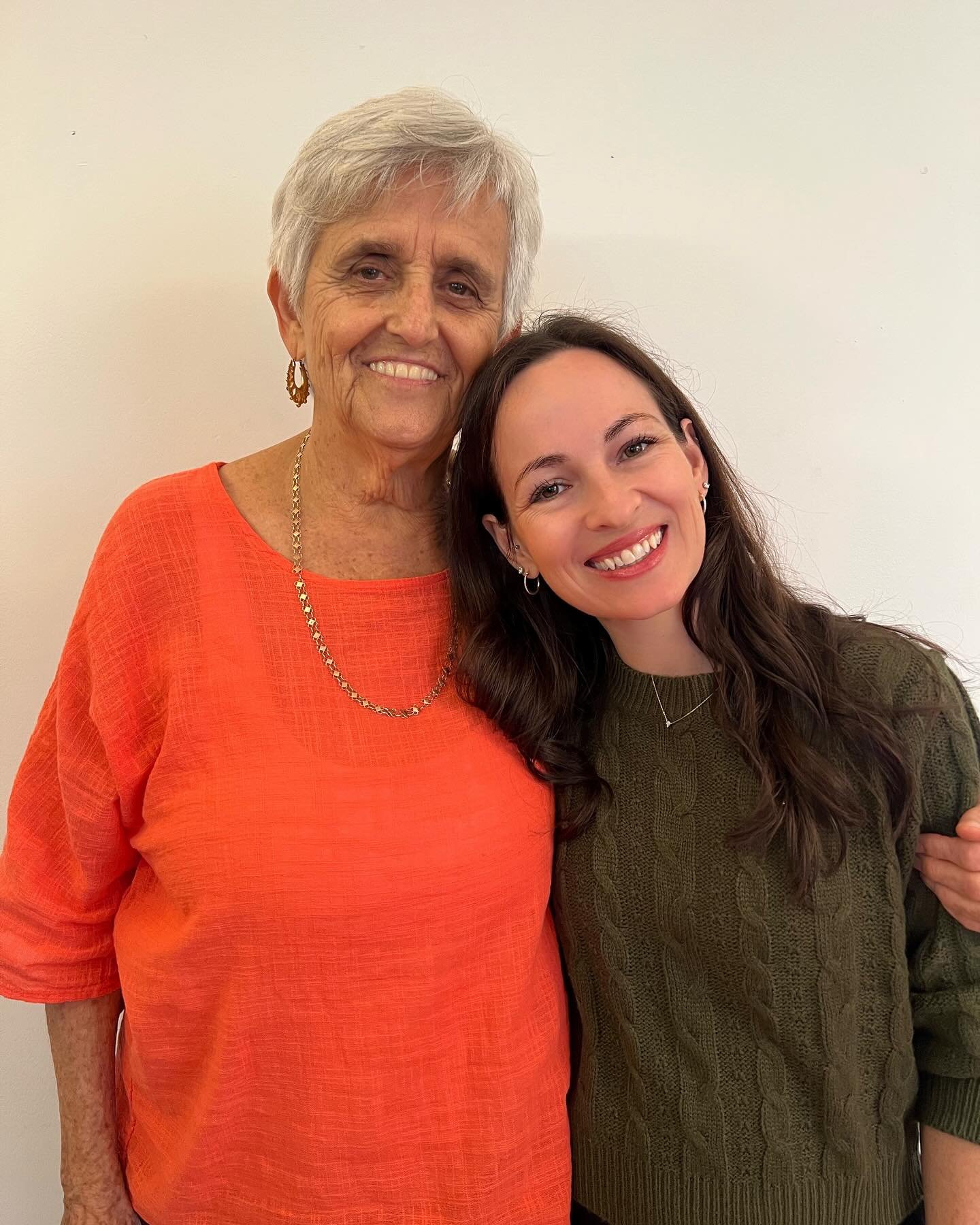 What an unforgettable experience in the UK!!! ❤️🇬🇧

I had the honor of training once again with Dr. Rosita Arvigo and the Abdominal Therapy Collective in the Pregnancy through Postpartum Abdominal Therapy class. Learning directly from Rosita again 