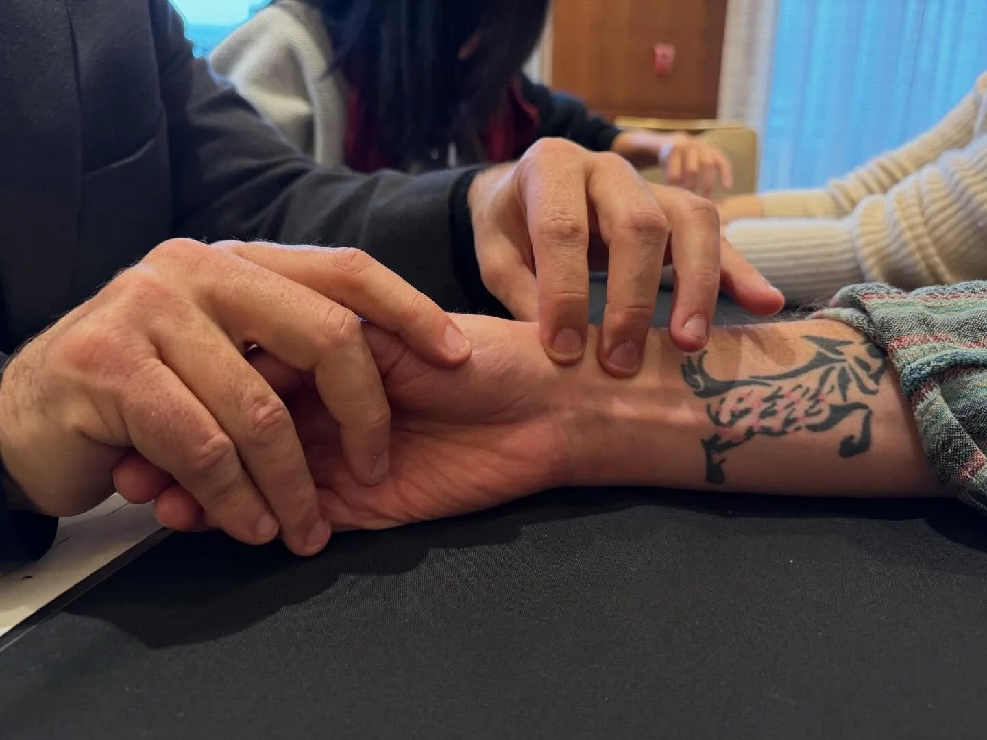 Getting hands on with pulse and tongue diagnosis this weekend with @tcm_hub_education 🙌😍 #hubharmonize