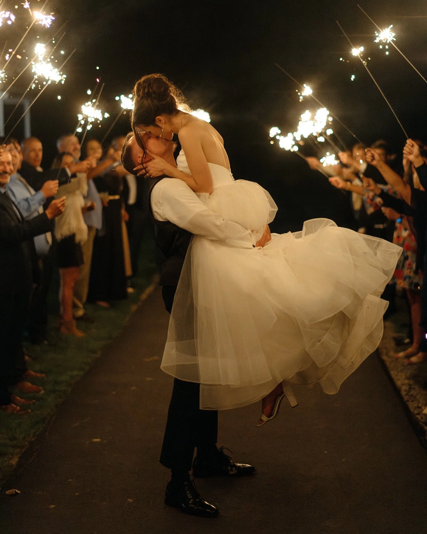 9.6.25 | victoria &amp; nicholas 🤍✨🌥️🦕

second photog: @najdukphoto 
venue: @waldenwoodsweddings