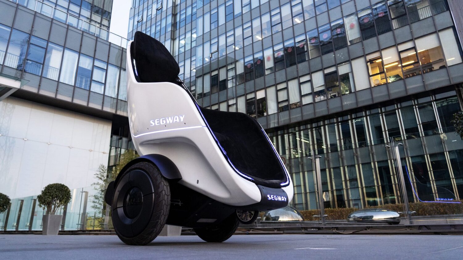 segway-s-pod-ces_dezeen_2364_hero-1704x959.jpg