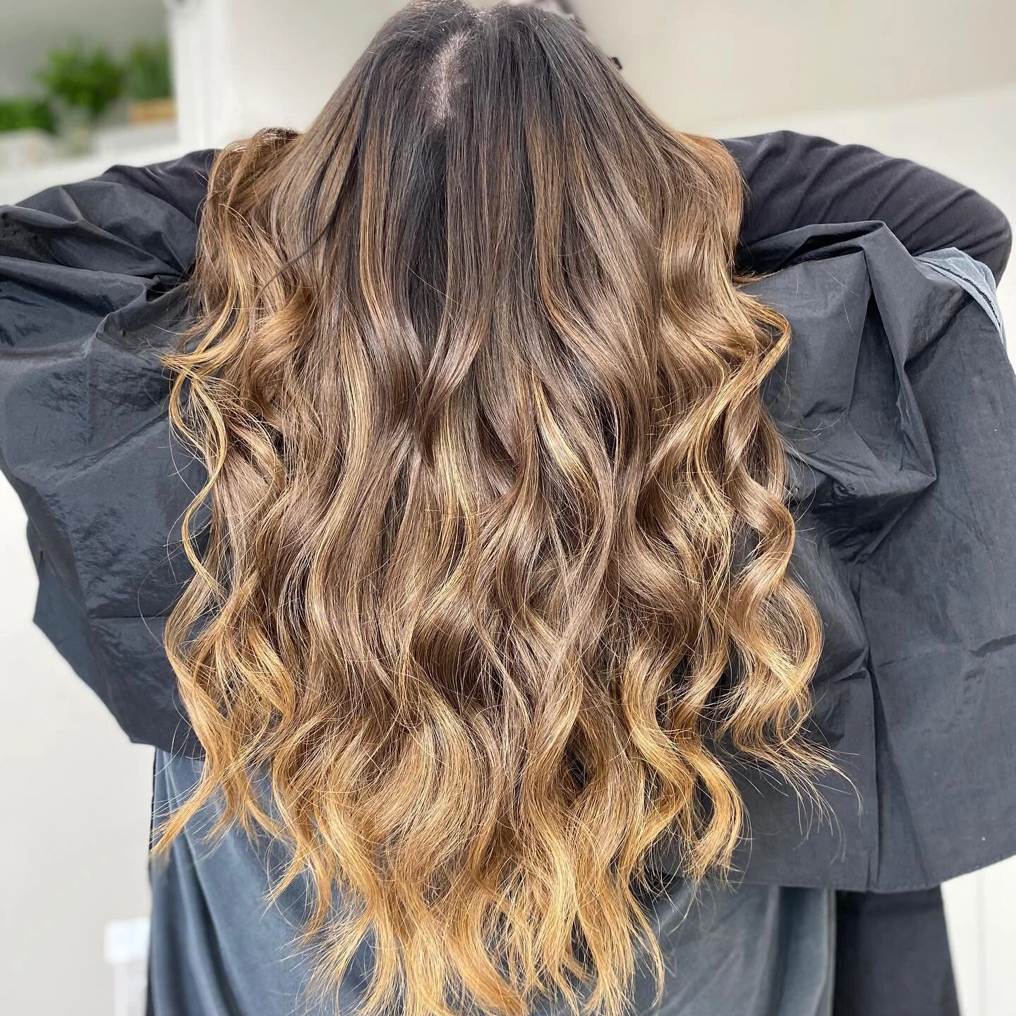 Loves In The Hair Extension Studio inc.