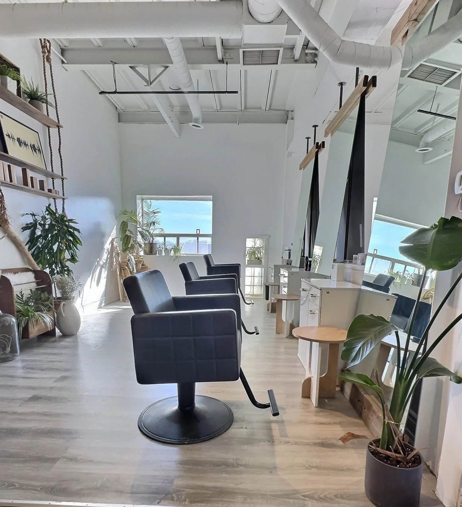 Salon Chair Rentals in Toronto