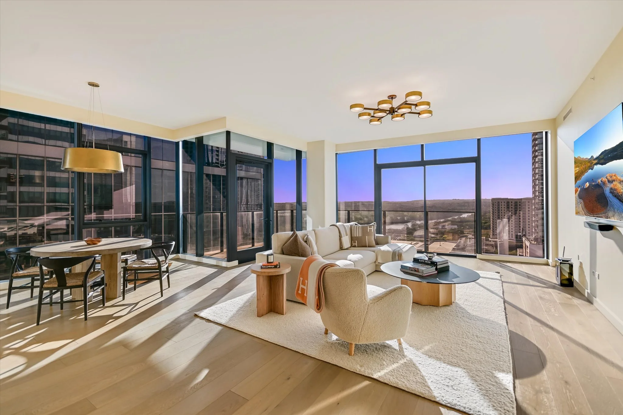 06-Living Daytime View.jpg