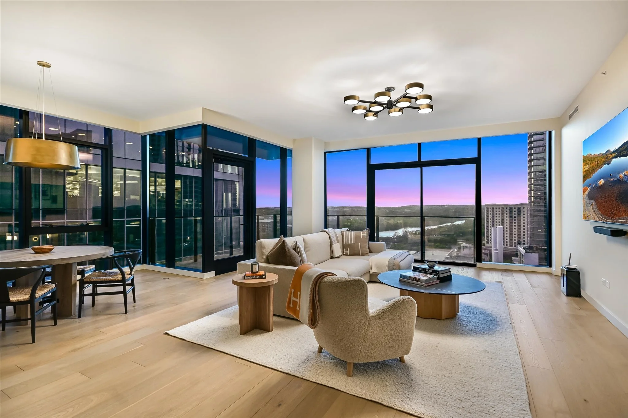 SOLD | AUSTIN PROPER RESIDENCES • 202 NUECES ST UNIT #1501