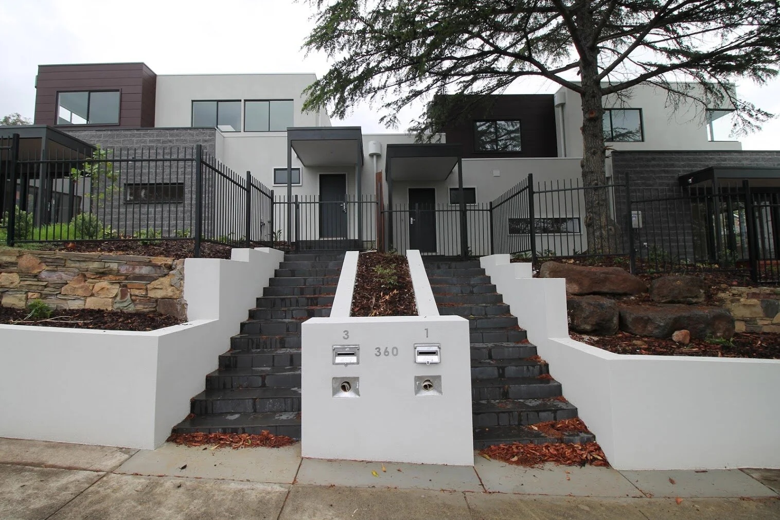 Templestowe Lower. 4 Townhouses. Construction completed 2015