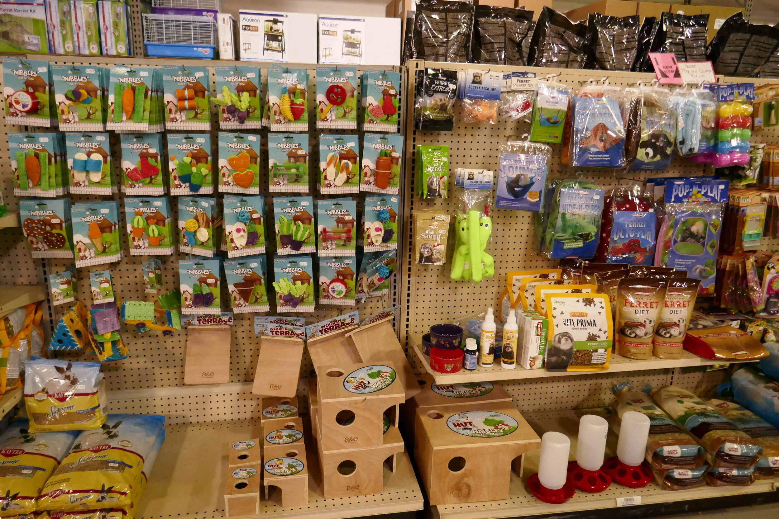 Small Animal Ledges | Loofah Chew Toys | Wooden Chewable Houses