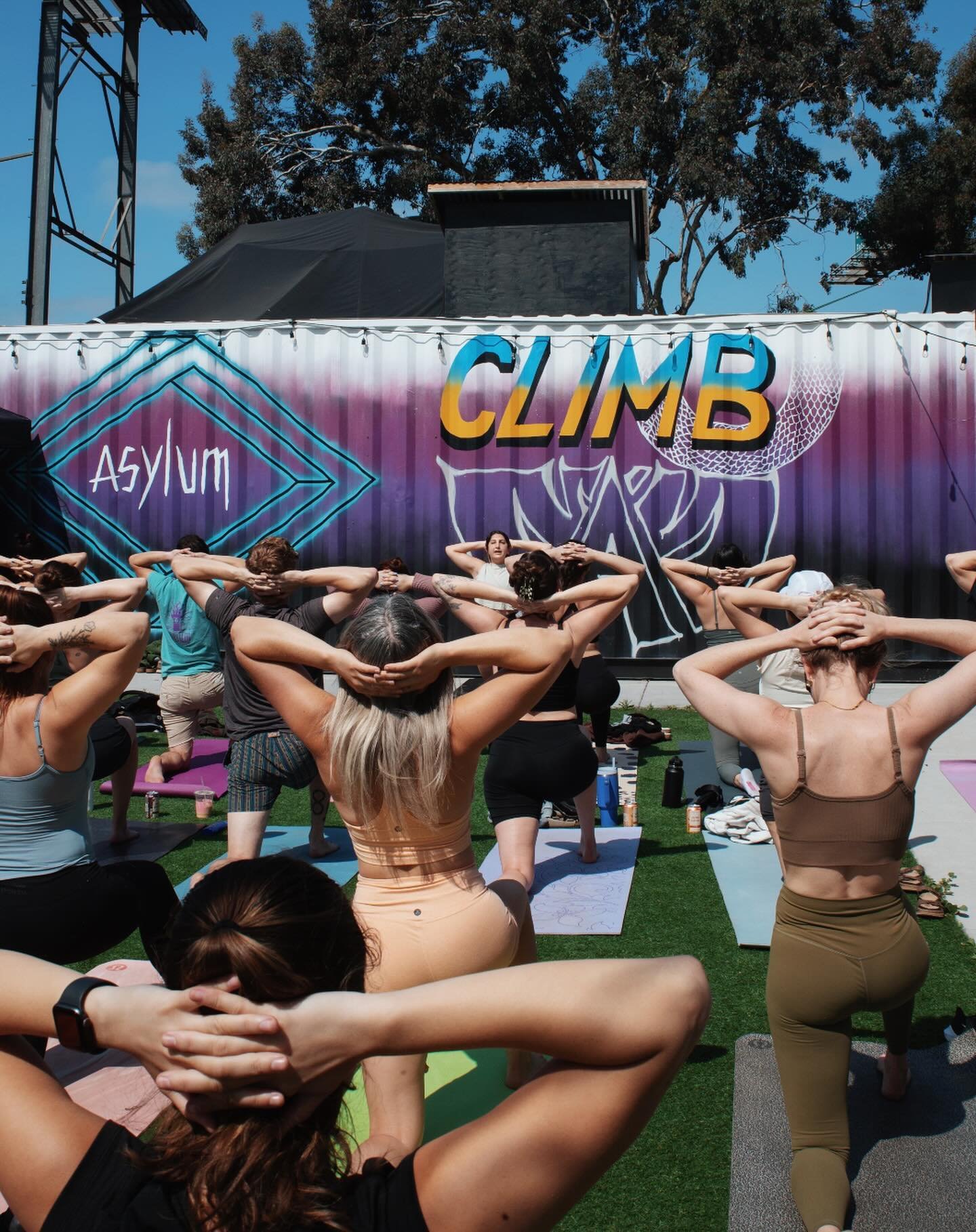 Morning yoga with @nairikamesh was a vibe. Huge shot out to  everyone who showed up and to our partners @juneshineco and @guayaki who provided drinks to keep everyone fresh with the sunny temps.