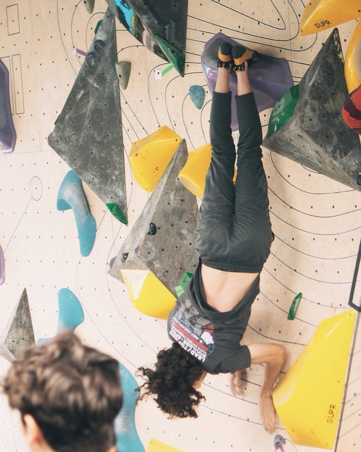 Thanks to everyone who pulled up to Asylum&rsquo;s Anniversary Comp&mdash;y&rsquo;all brought the hype, the grit, and zero fear of a little rain 🌧️🔥. Big love to our sponsors @asrv @prana @blenders @redbull for keeping the vibes high and the energy