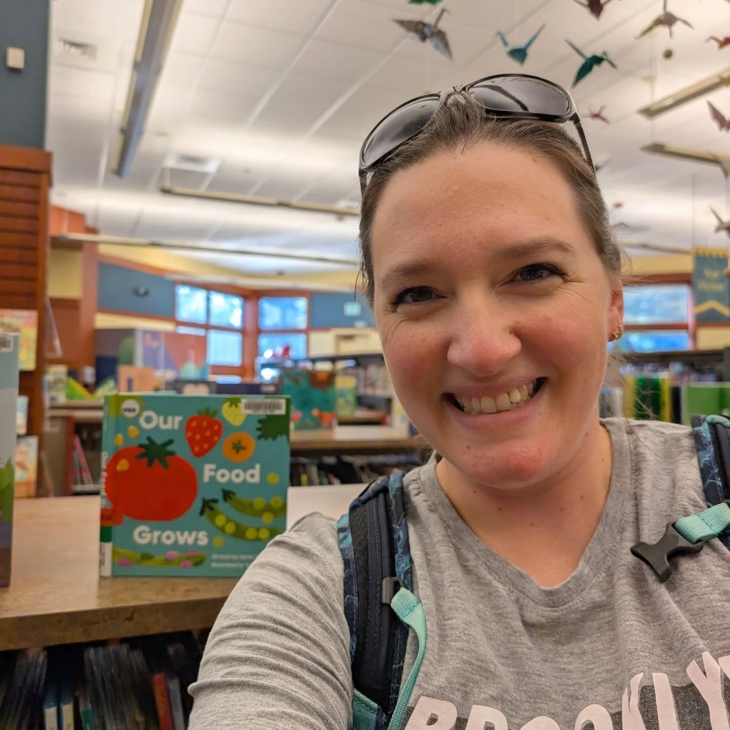 Spotted my book Our Food Grows @veronalibrary this afternoon π
I walked my daughter down the row on our way out. "Hey, I want to show you something before we go." She recognized it right away and gave me a huge smile. Not pictured: my 2 y.