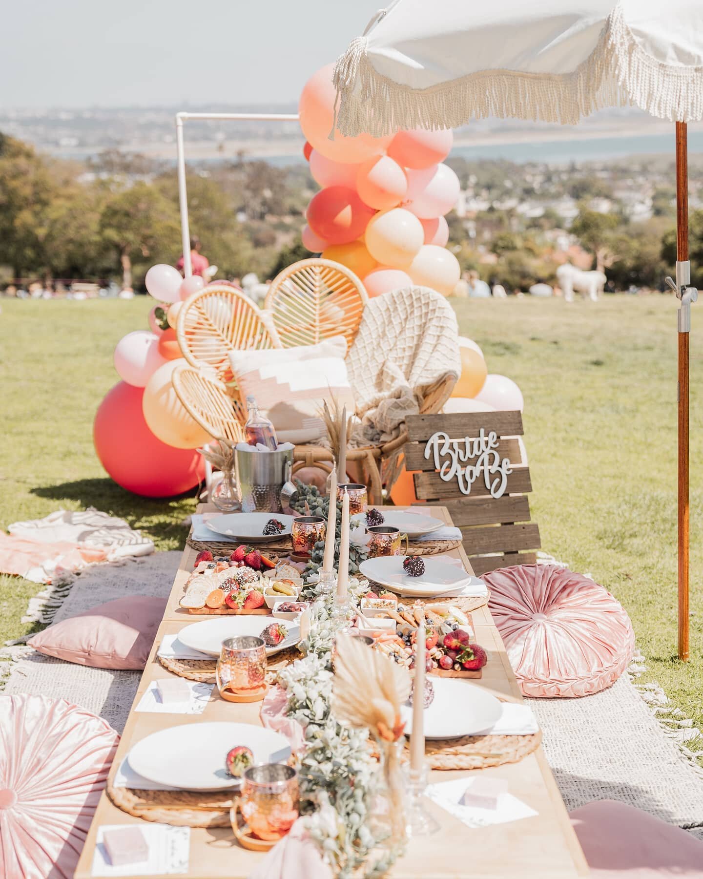 Happy Friday everyone 🎉🎉🎉 late post
Celebrating bride to be.
#sandiegoluxurypicnics #sandiego #picnicdate🍾🧀🍞🍇🍓 #picnicinthepark #katesessionspark #cityscape #sandiegoevents #sandiegothingstodo #sandiegolife #sandiegoliving #sandiegofoodie #br