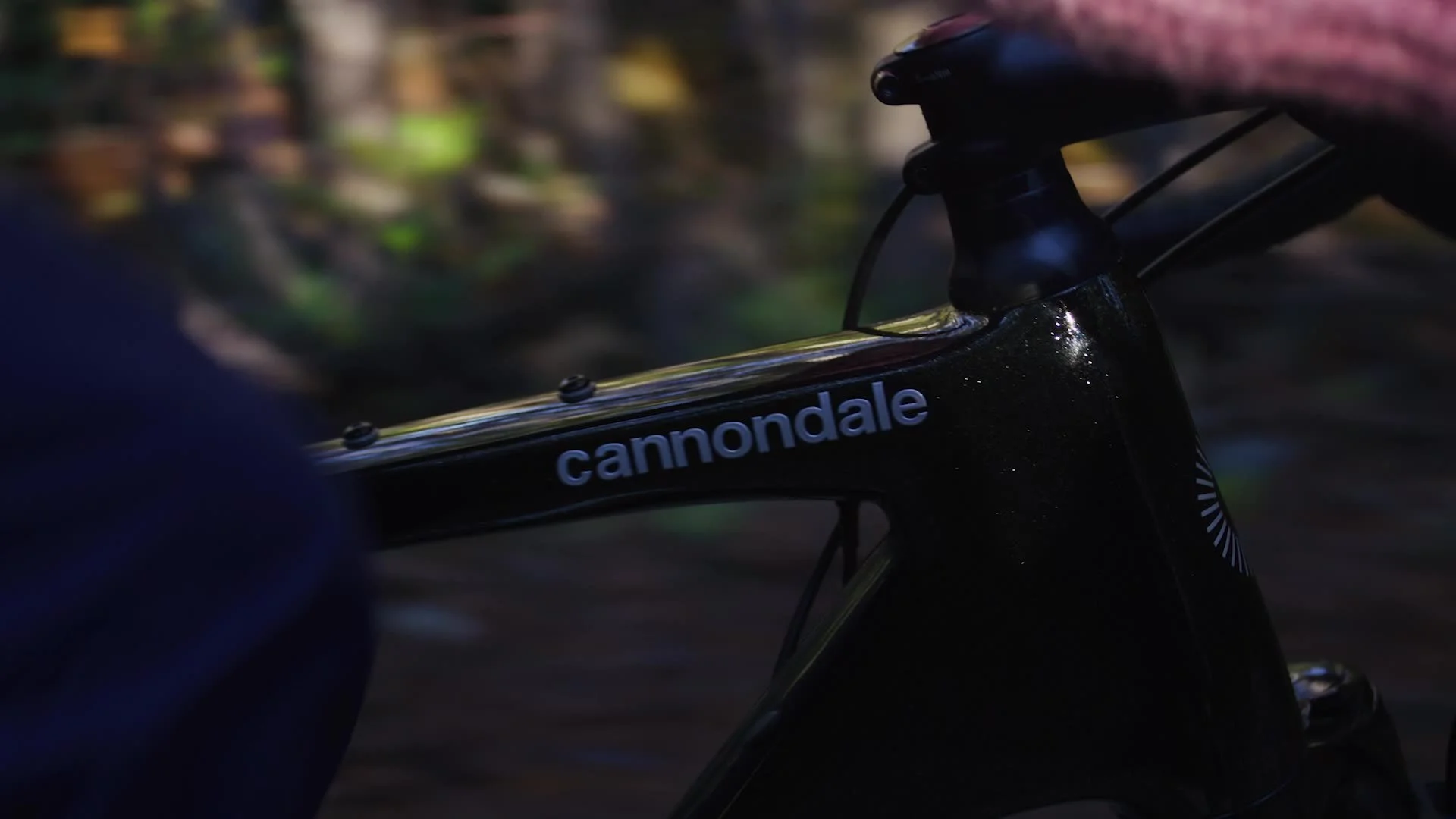 frame_843.jpg