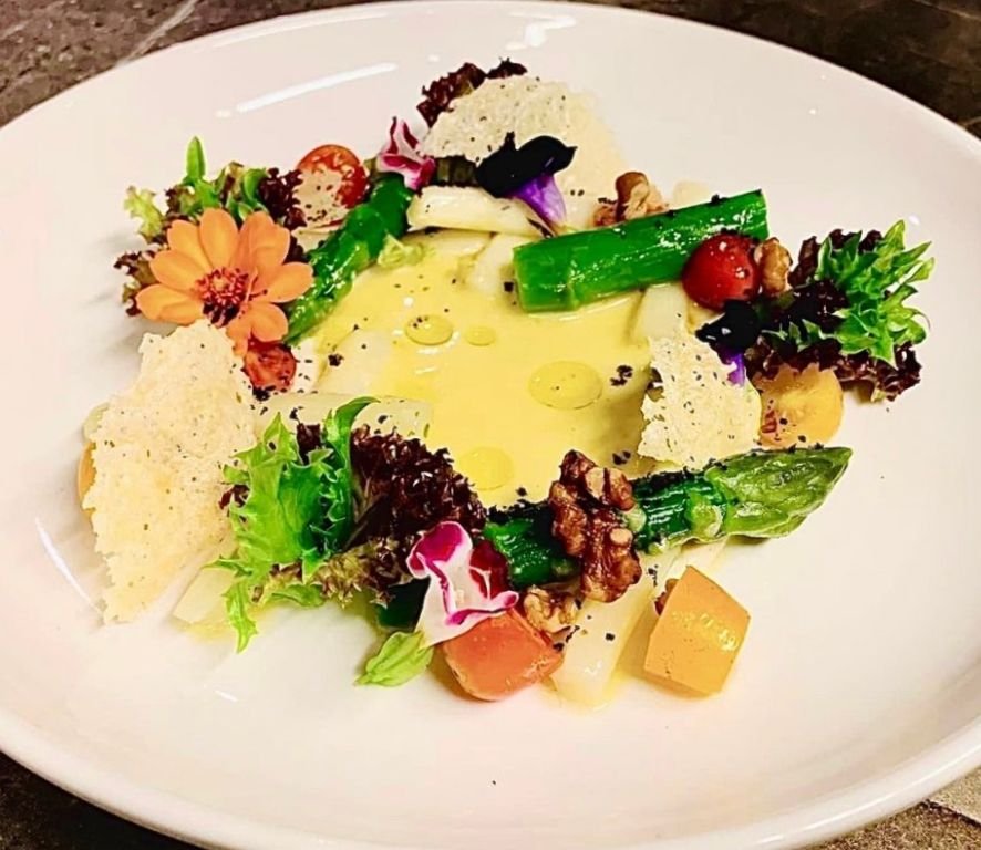 White and green asparagus salad with citrus and truffle dressing