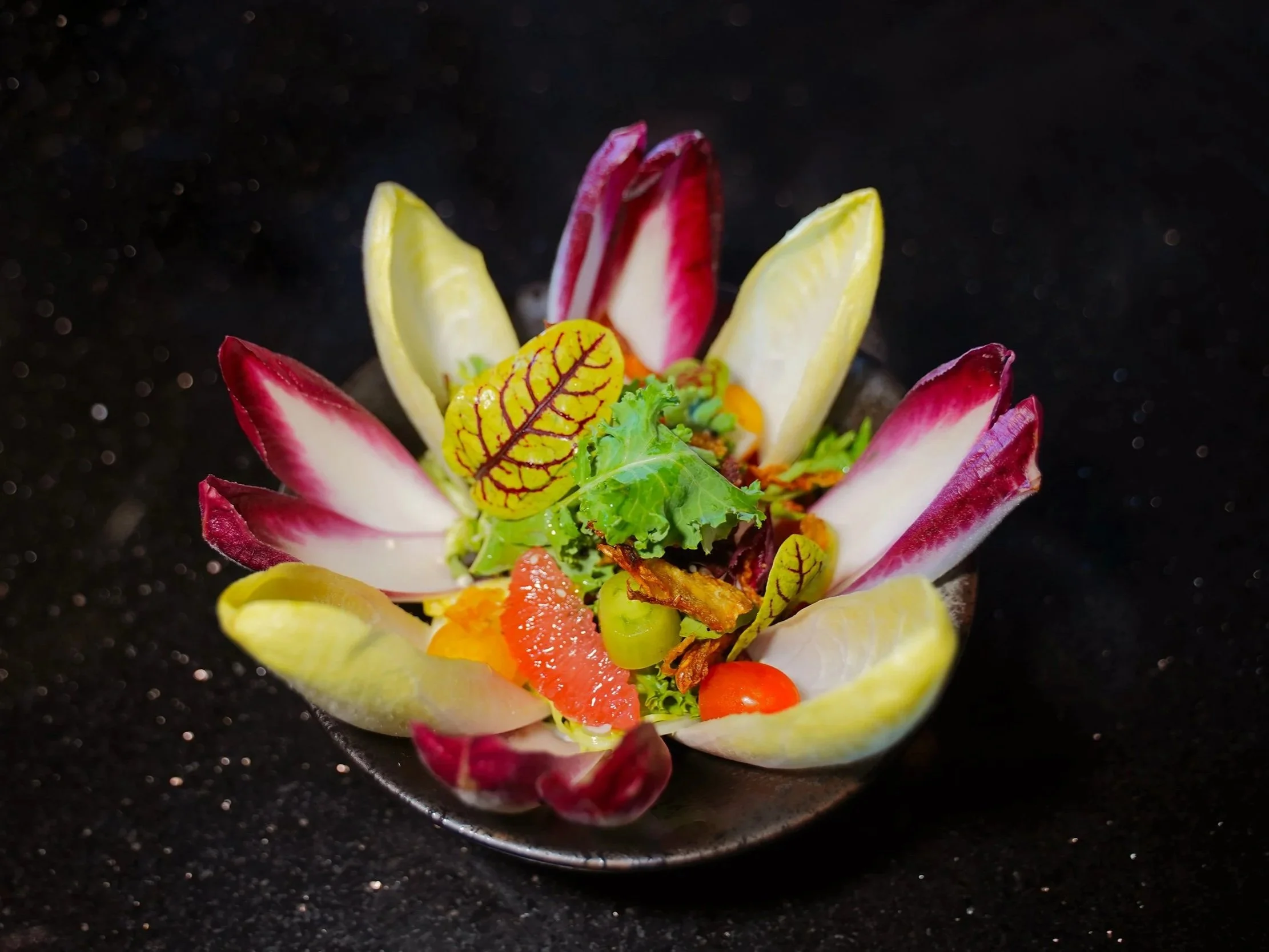 Belgium Endive Salad, Roasted Artichoke & Blood Orange Salad Shoyu Sesame Dressing  
Салат из бельгийского эндивия, запечённого артишока и кровавого апельсина с соево-кунжутной заправкой