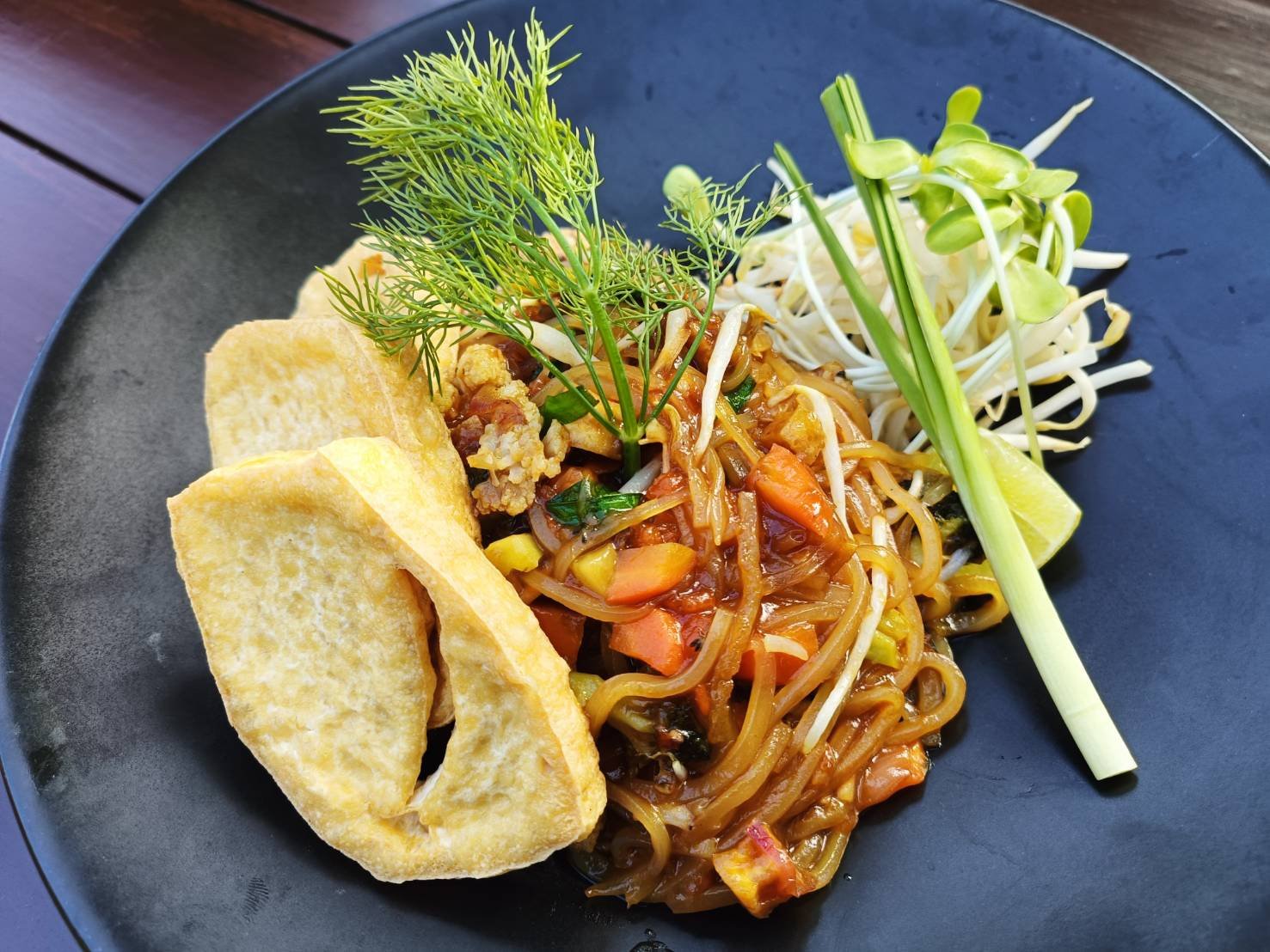 Phad Thai with assorted vegetables and tofu