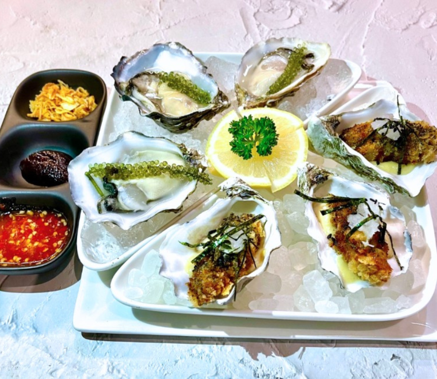 Gillardeau Oysters two ways Fresh chucked & Tempura with wasabi mayonnaise and gin infussed radish (6 pcs)