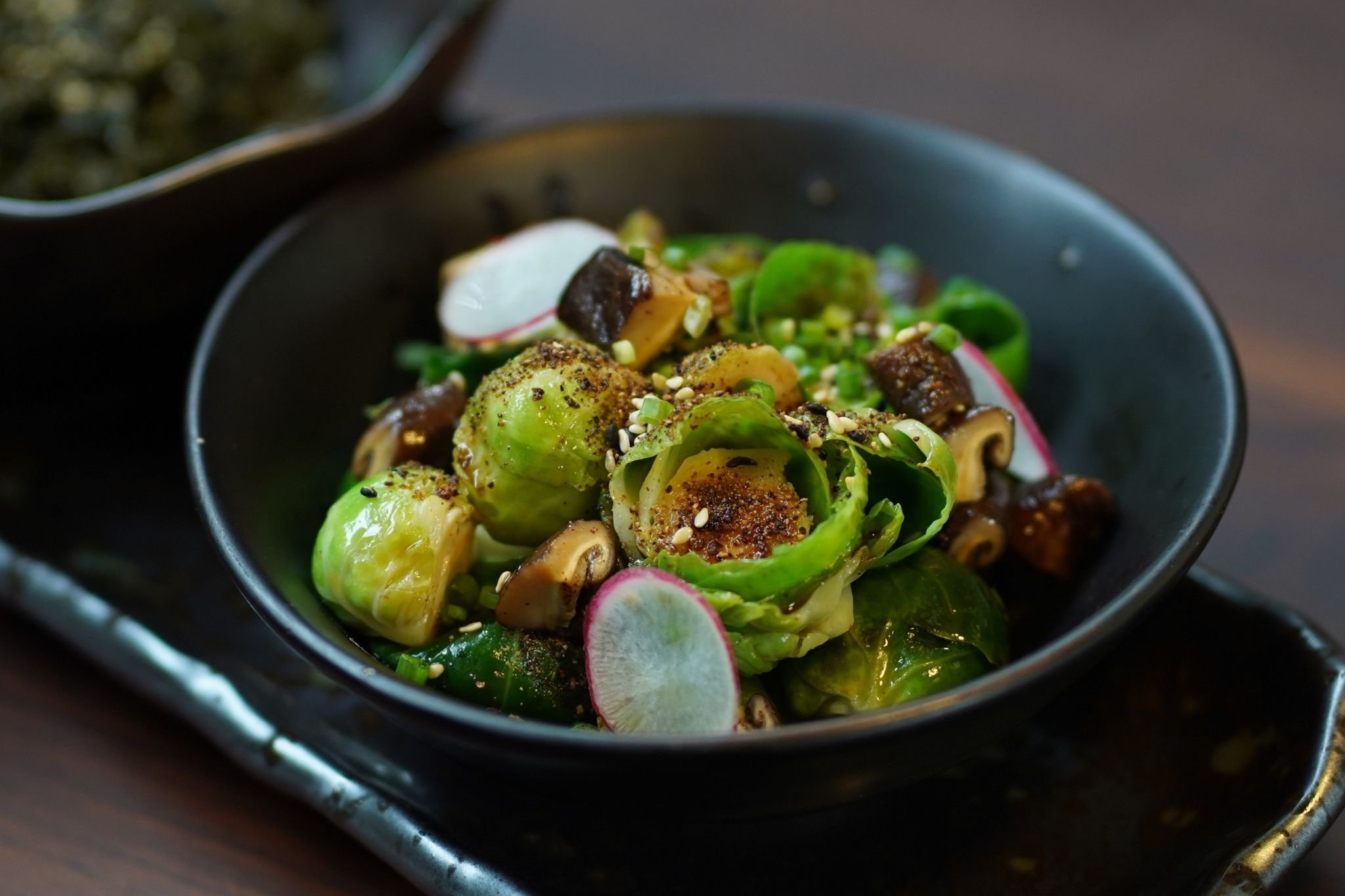 Sautéed Brussels Sprouts with Sesame Oil
Обжаренная брюссельская капуста с кунжутным маслом