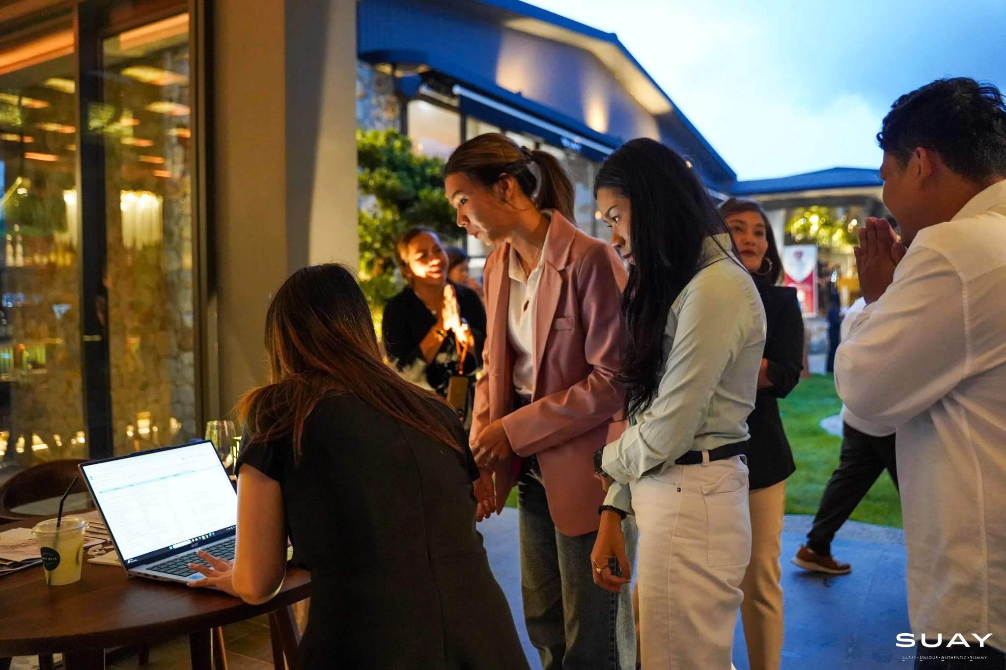 F&B SUPPLIER -300.jpg