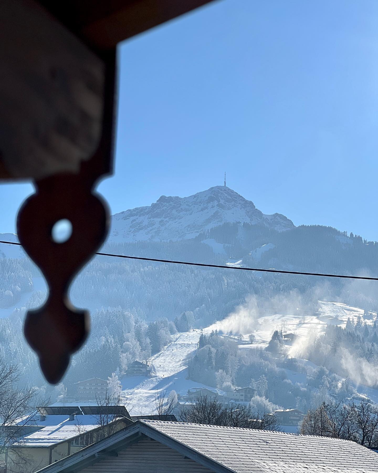 Pisten View❄️🎿🙌 
#kitzb&uuml;helerhorn #skiurlaub&ouml;sterreich #stjohannbergbahnen #hotel_alpin_tyrol #alpin_moments #kitzbuheleralpen #kaiserwetter