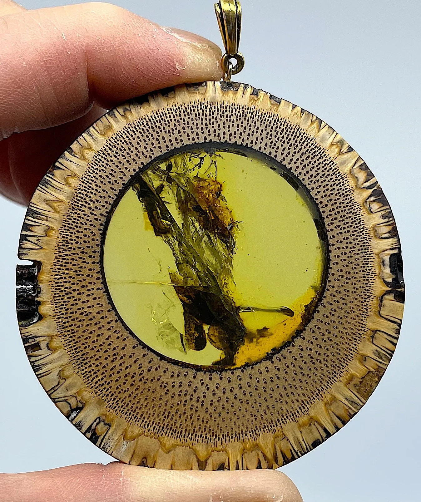 Sunroot Pendant