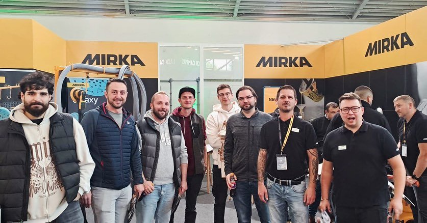 Zu Besuch auf der gr&ouml;&szlig;ten Lack- und Karosseriemeile Europas. 🙌🏼👏🏽 Wir waren mit unseren angehenden Fahrzeuglackierer-Meistern auf der WM Werkstattmesse, um uns &uuml;ber die neuesten Innovationen zu informieren! 💡 Wir danken unseren P