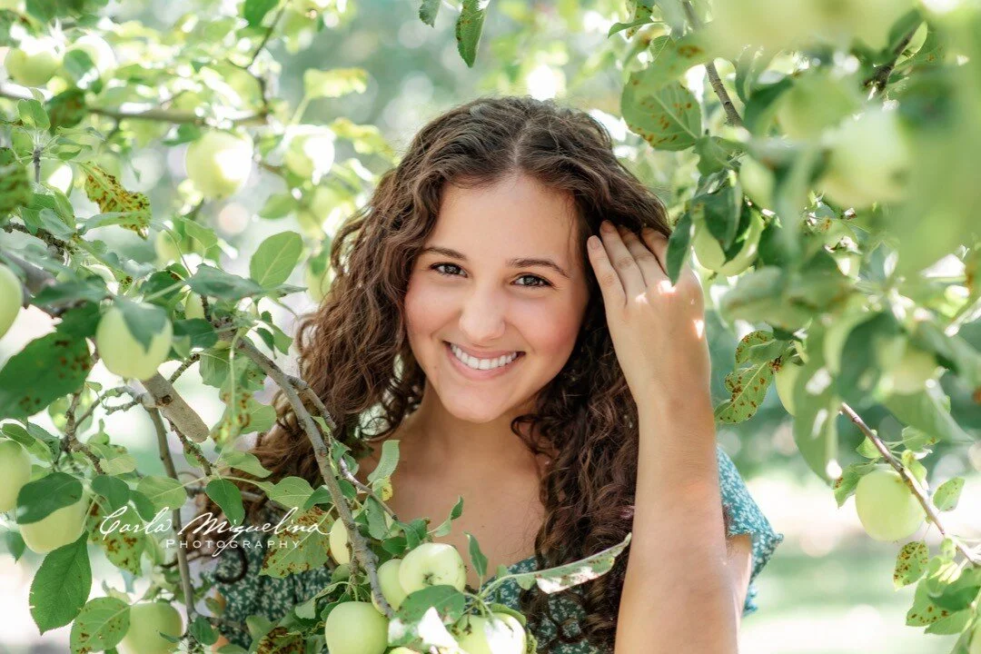 If an apple a day keeps the doctor away, what will a whole orchard do?  Not sure, but I bet it involves a lot of smiles and happy days.

My lovely model and daughter @caseyycruz 

#portraitphotography #centralfloridaportraits #orlandophotographer #po